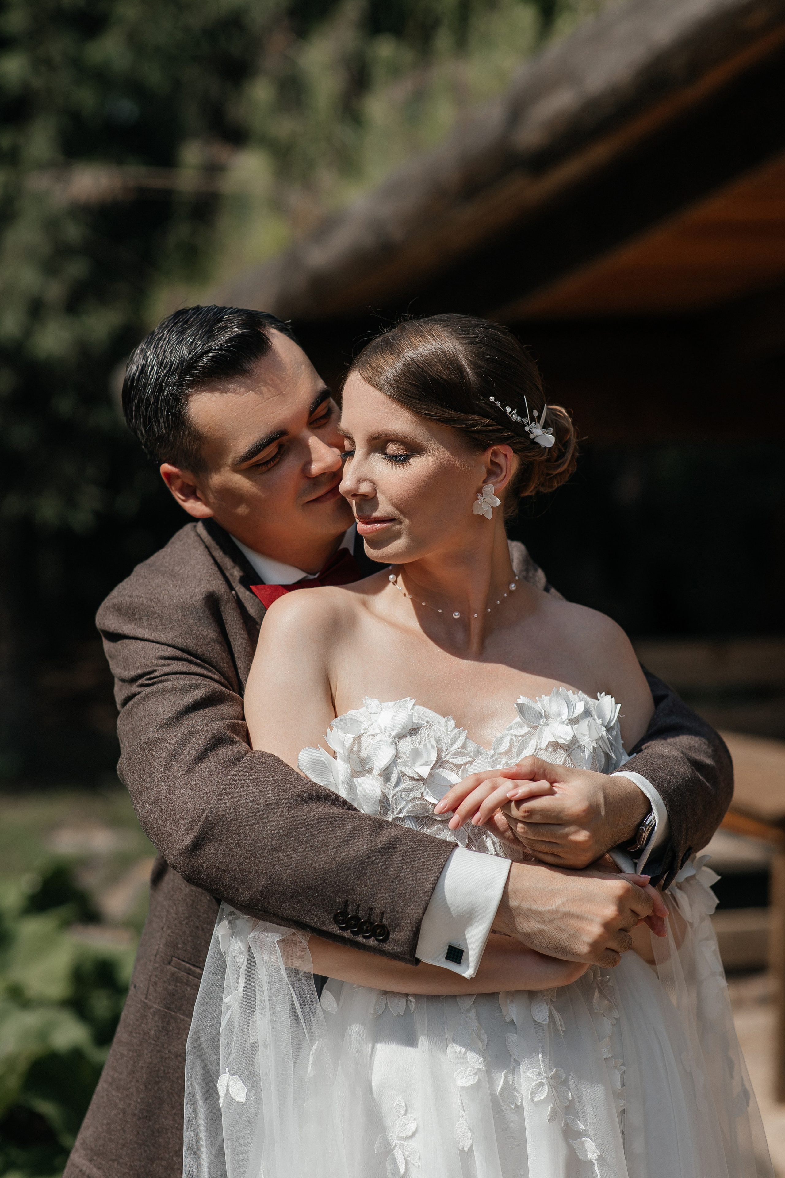 Свадебная фотосессия в мини-отеле Таежный в Москве