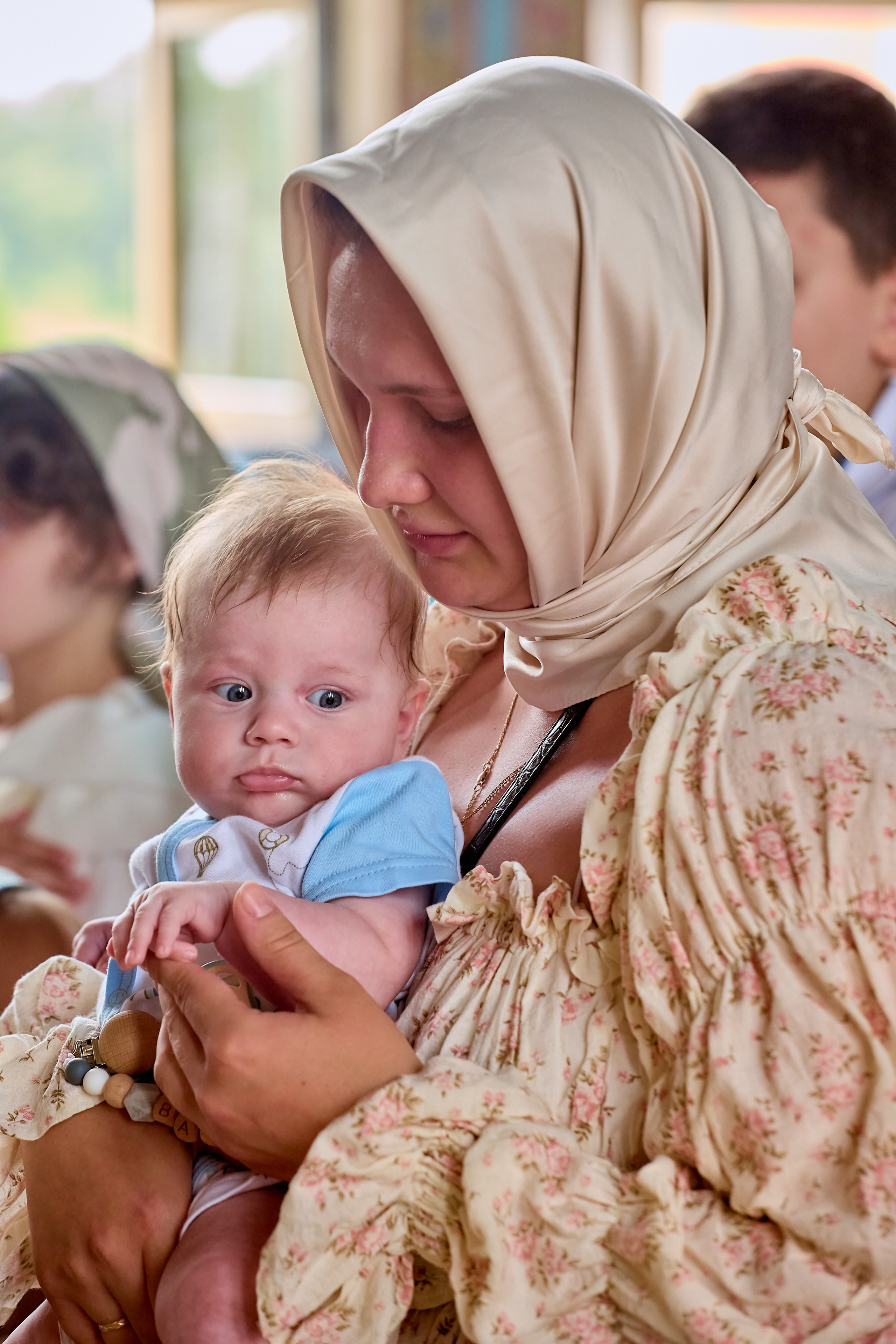Мать и дитя в храме преп Серафима Саровского г Дзержинск фотограф Крещения и венчания Николай Голованов
