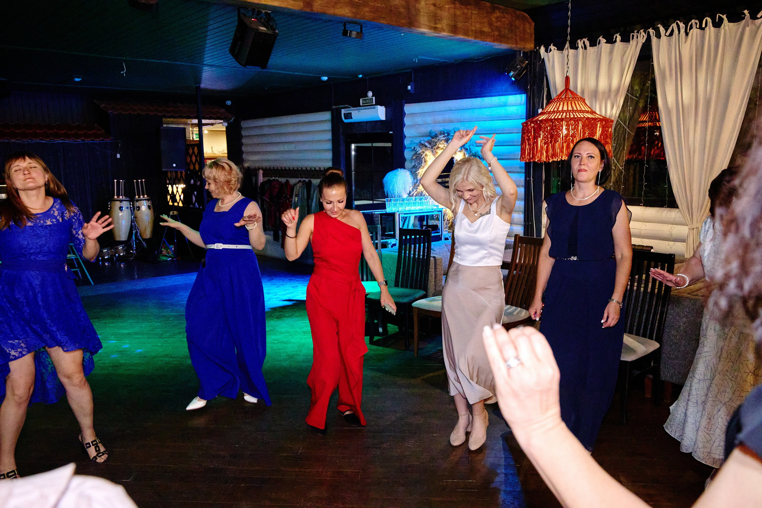 Выпускной 35 Сош. Фотограф Выпускные альбомы Таганрог Сергей Коробченко