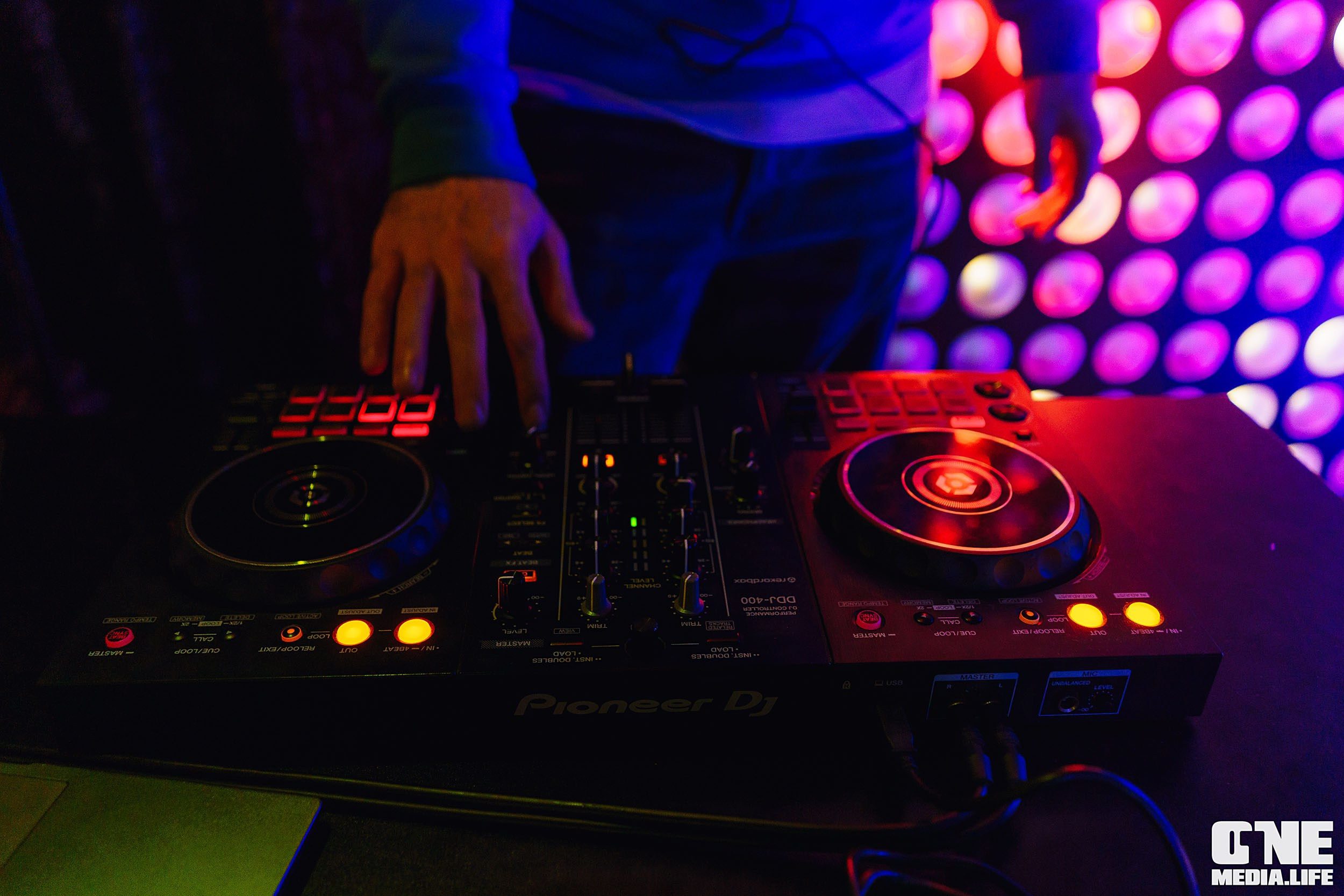 Фоторепортаж из караоке-клуба Эйфория. One Media Life: фоторепортажи, фотоотчеты с мероприятий и заведений