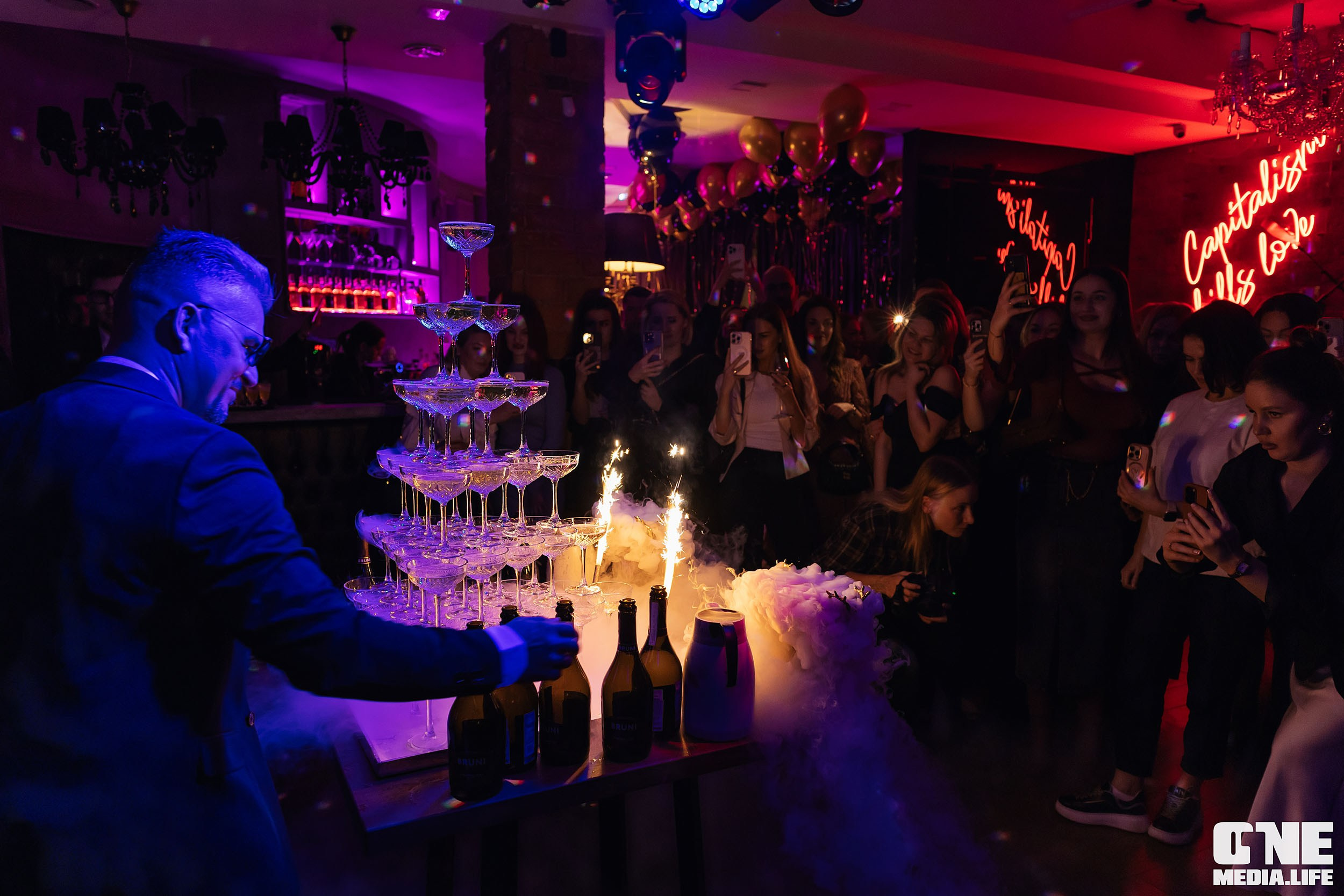 Фоторепортаж из караоке-клуба Белгравия. One Media Life: фоторепортажи, фотоотчеты с мероприятий и заведений