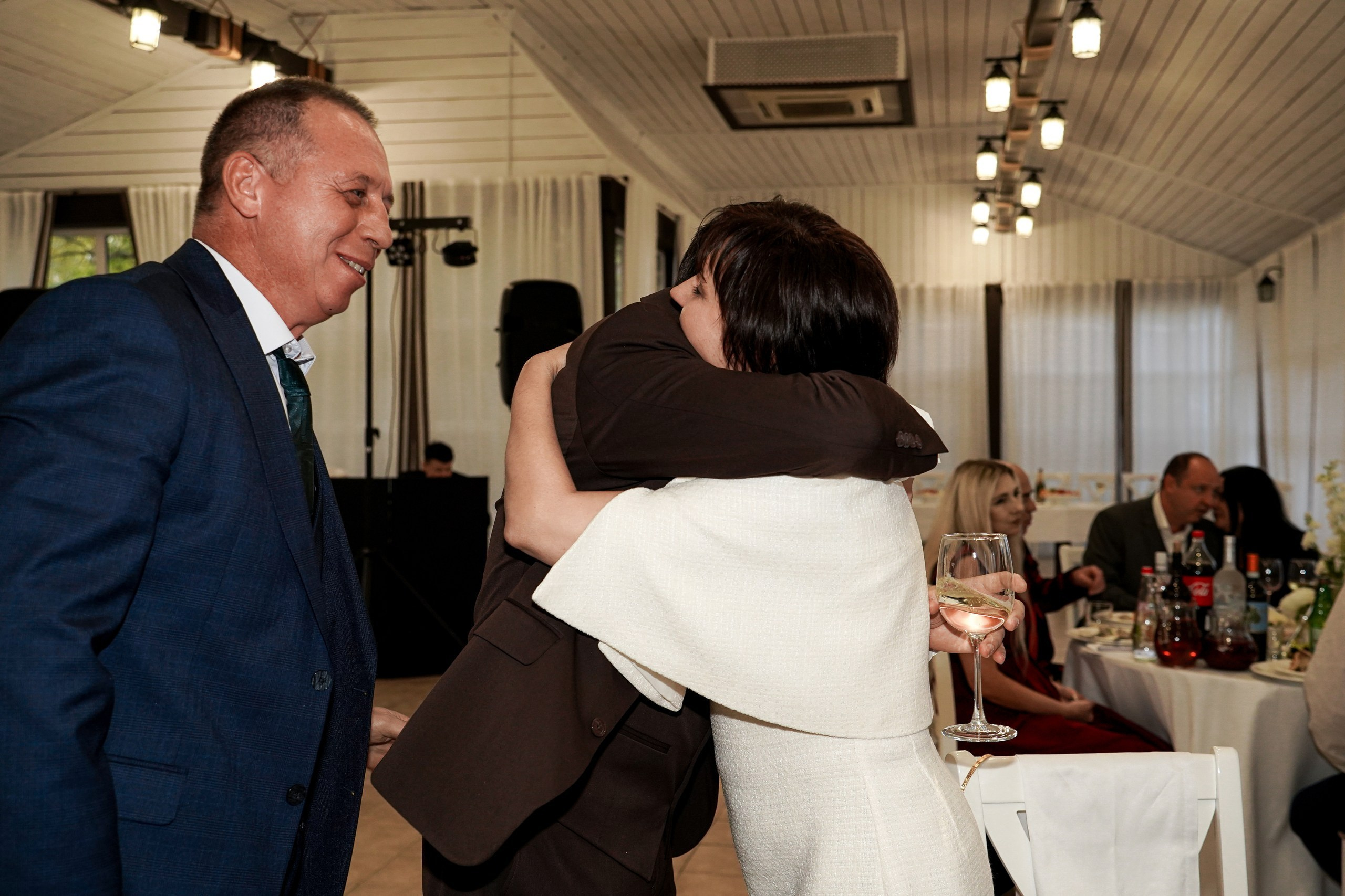 Свадебная фотосессия «4 часа». Отель Резиденция в Ростове-на-Дону. Кадры молодоженов на природе. Фотосессия банкета 1 час. Свадебный фотограф в Ростове-на-Дону. Таинство Крещения и Венчания, семейные фотосессии. Алёна Чёботова