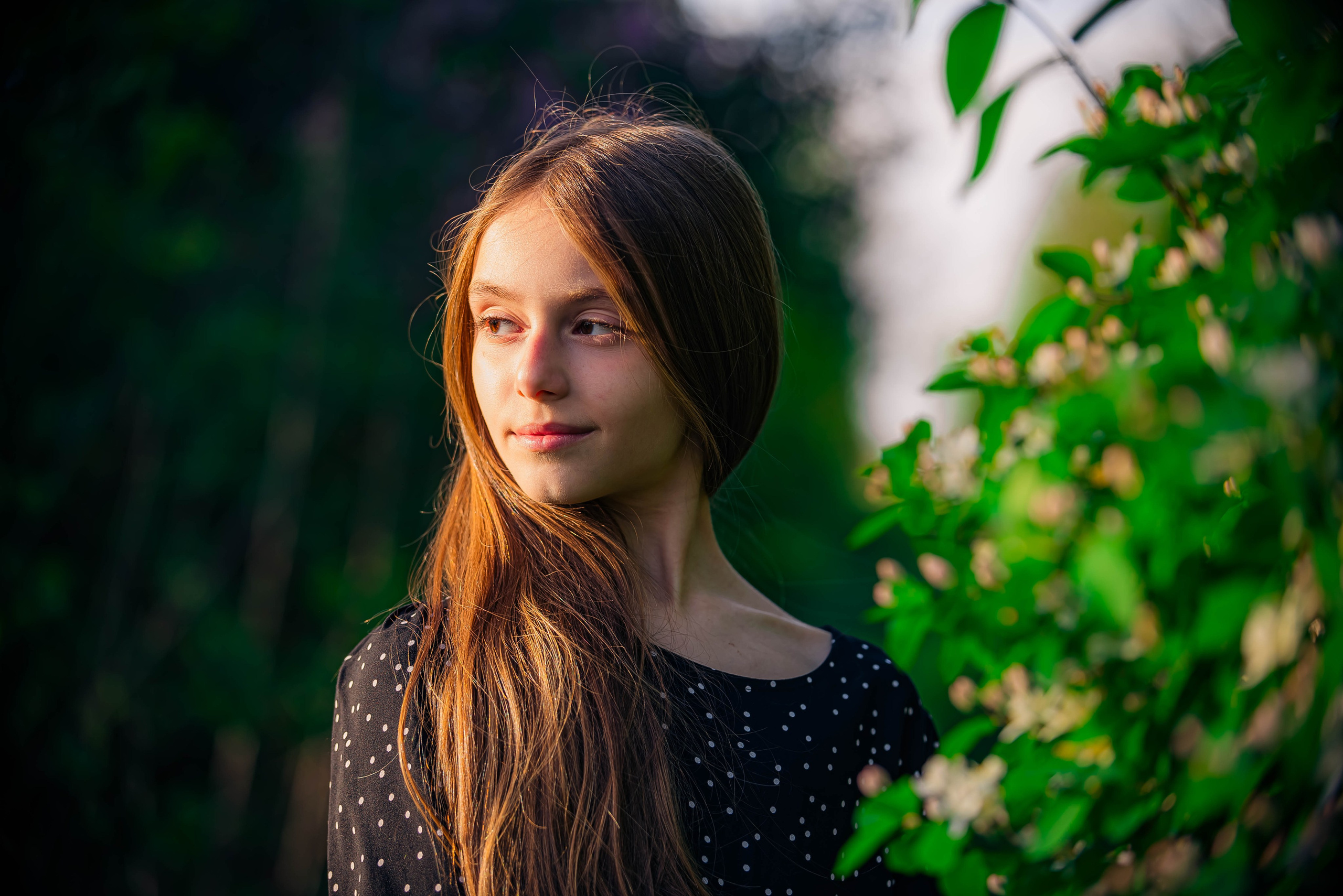 Анютка в сиреньке. Арт-фотограф Евгений Матвиенко