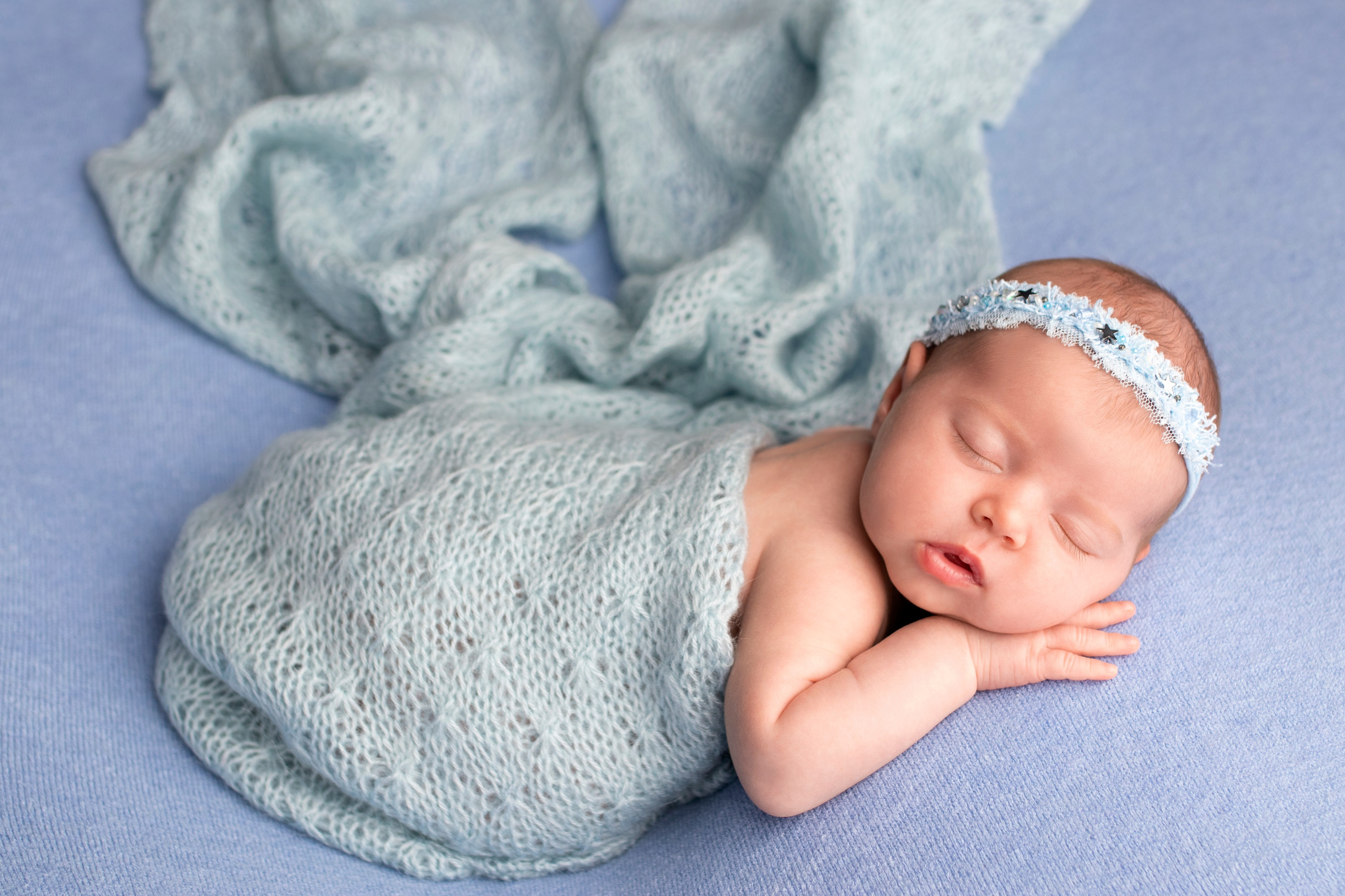 Красивые фотографии малышей у Вас дома. Фотограф новорождённых в Санкт-Петербурге Лилия Яковлева