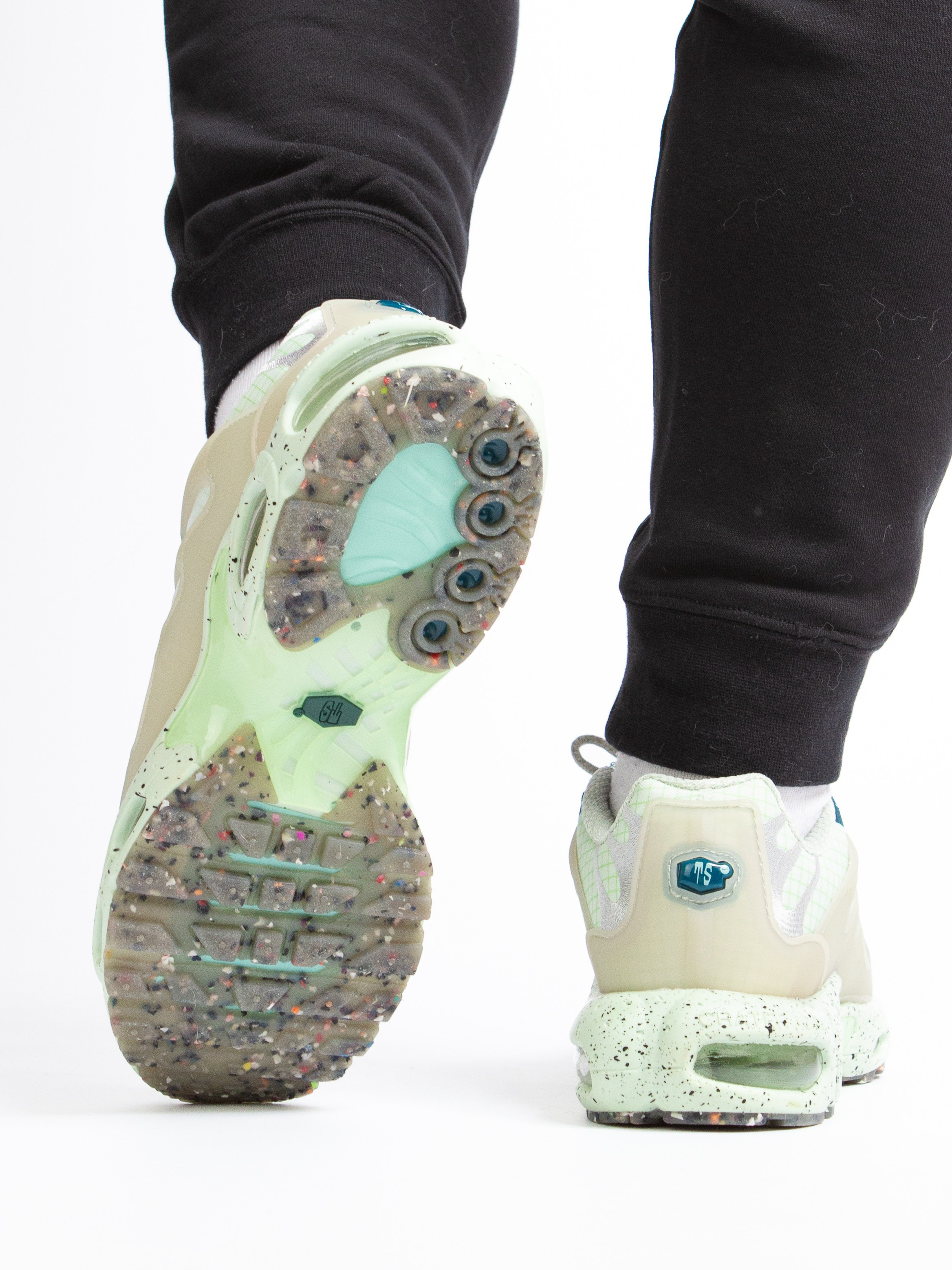 Обувь // Носки. DEWA | фотостудия для маркетплейсов