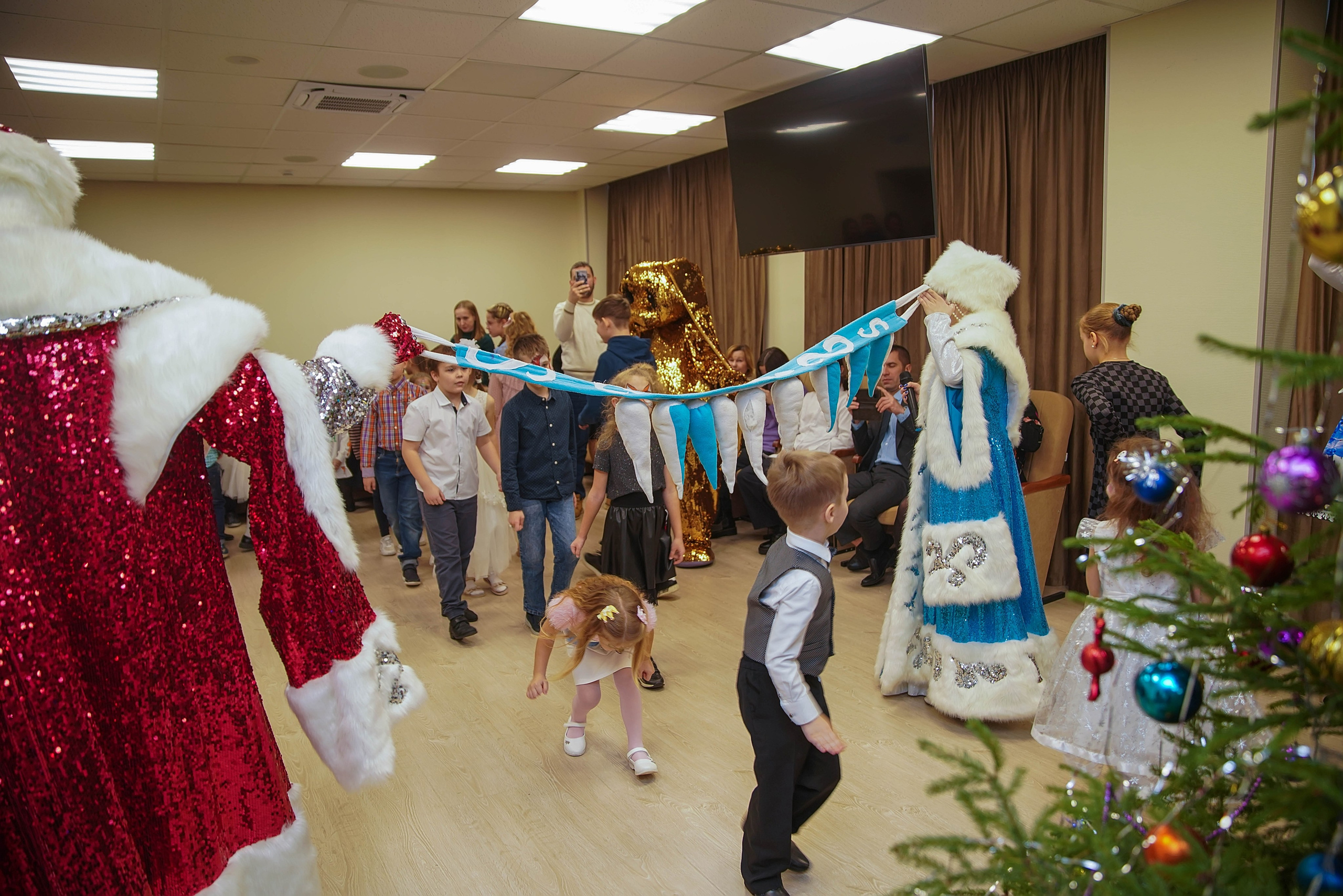 Елка НБД банк. Семейный и детский фотограф в Нижнем Новгороде