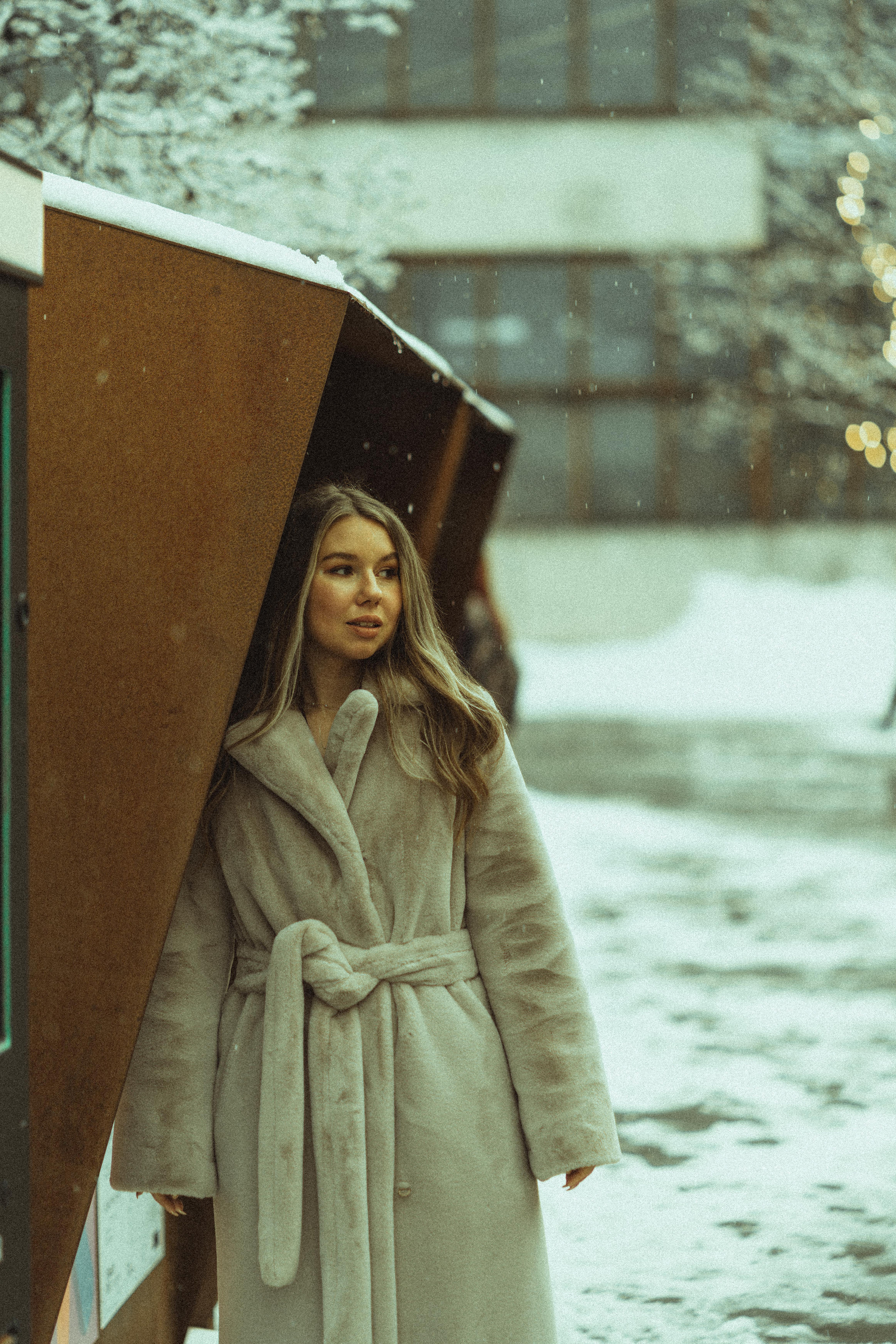 Nina. Professional Wedding Photographer Geneva & Romande Switzerland | Tanya Creator