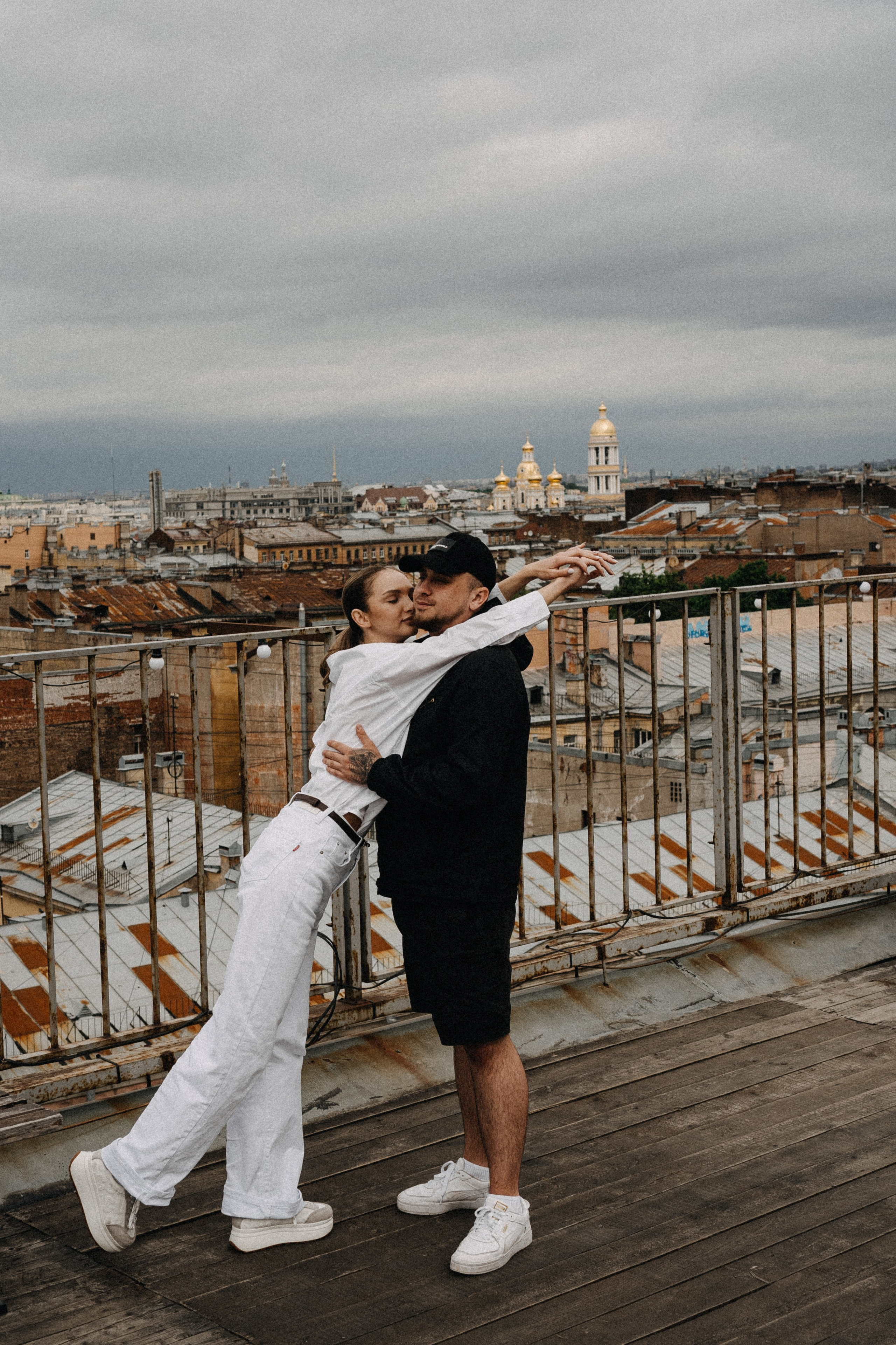 МЫ ГУЛЯЛИ ПРО КРЫШАМ ПИТЕРА. Профессиональный фотограф, Санкт-Петербург — Виктория Богомолова