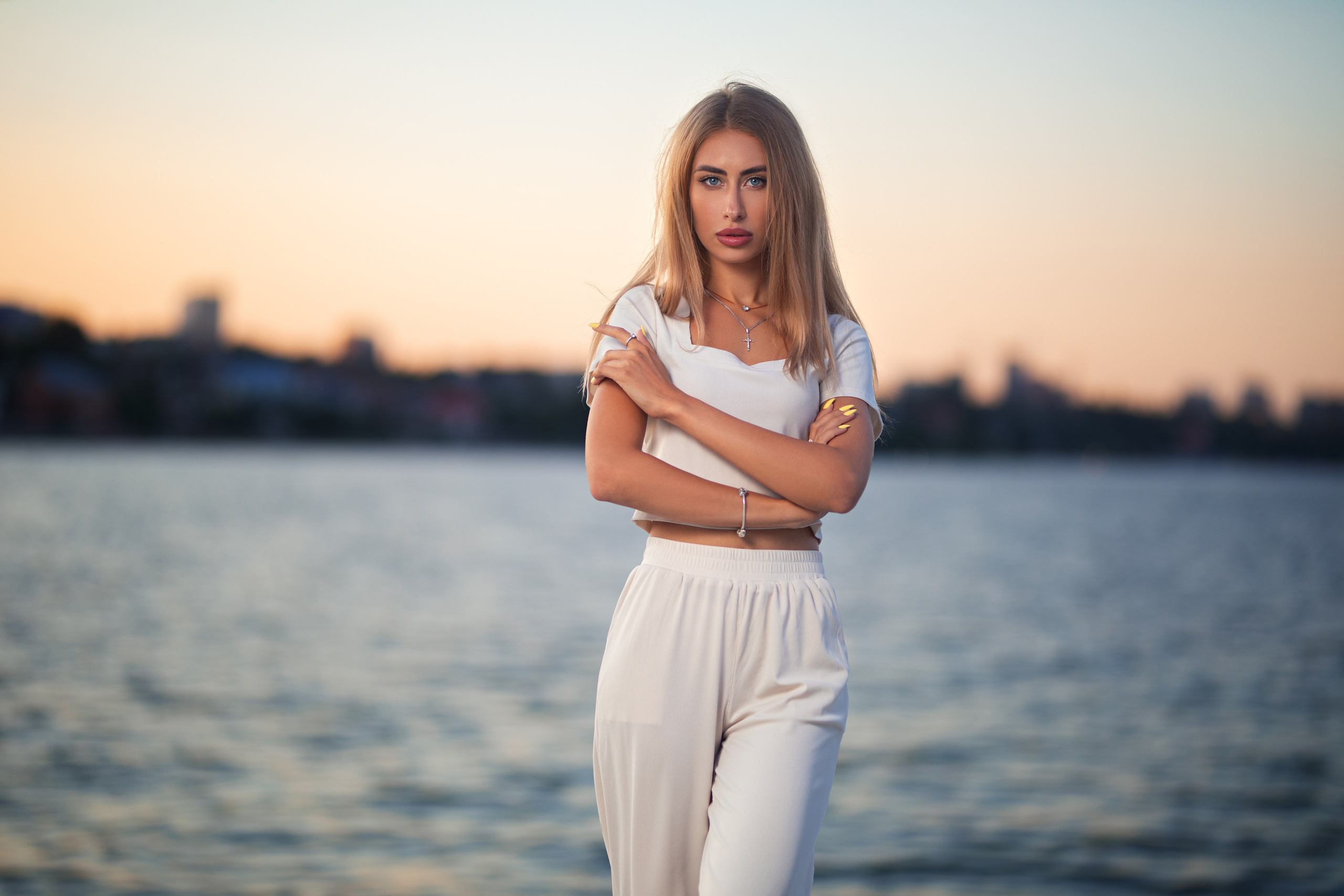 Прогулочный фотосет с Яной в формате для «себя» на улицах города Воронежа