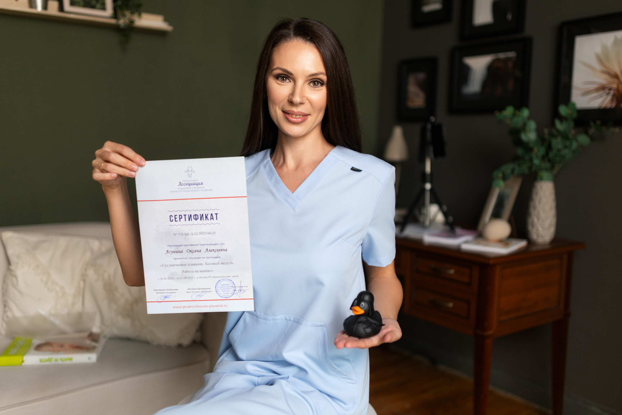 Контент съемка в студии с интерьером с Оксаной — специалиста по грудному вскармливанию для контента. Дмитрий Шульгин, портретный фотограф в Воронеже