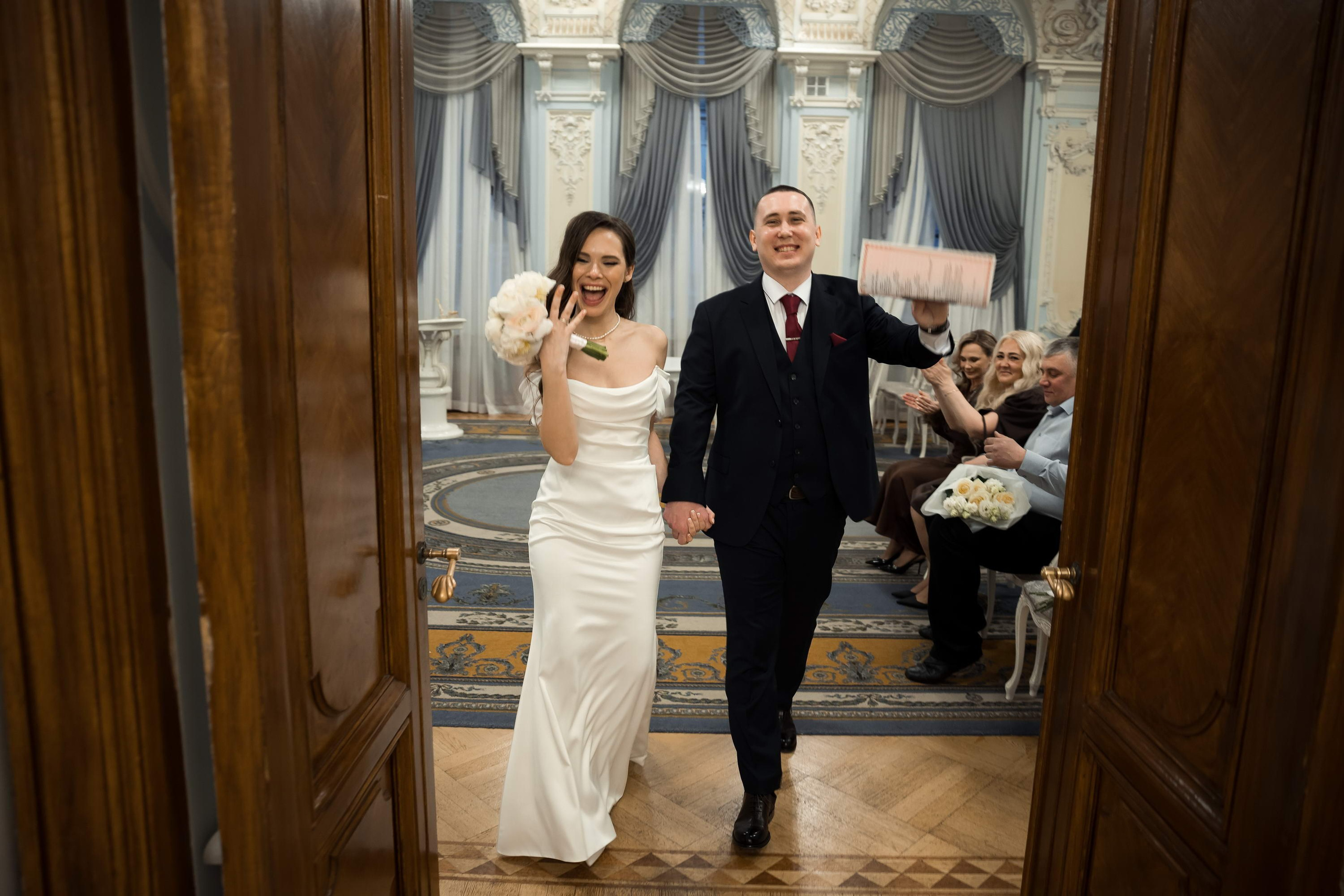 Свадебная фотосессия на Фурштатской. Свадебный фотограф Игорь Брундасов 8PHOTO на свадьбу венчание загс СПб