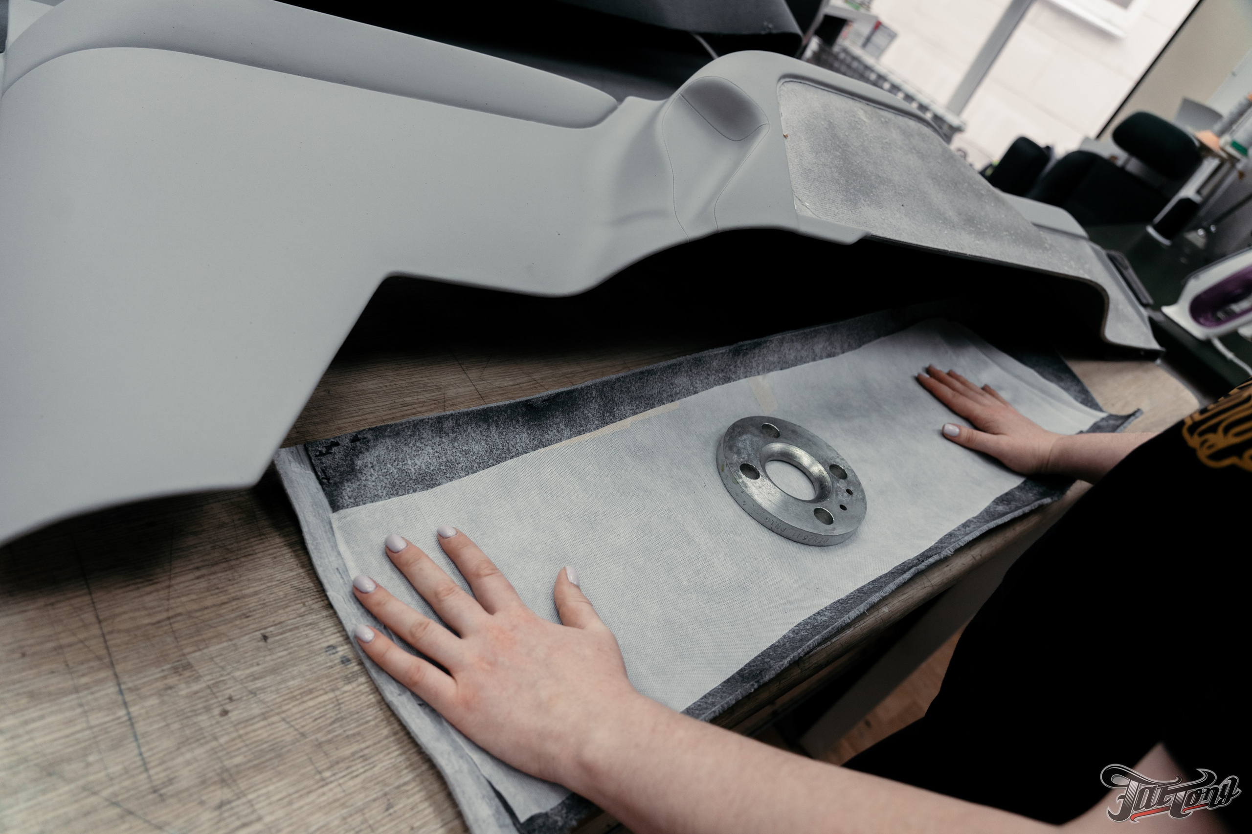 Chevrolet Tahoe I ремонт по кузову и окрас, пошив салона. DeLorein