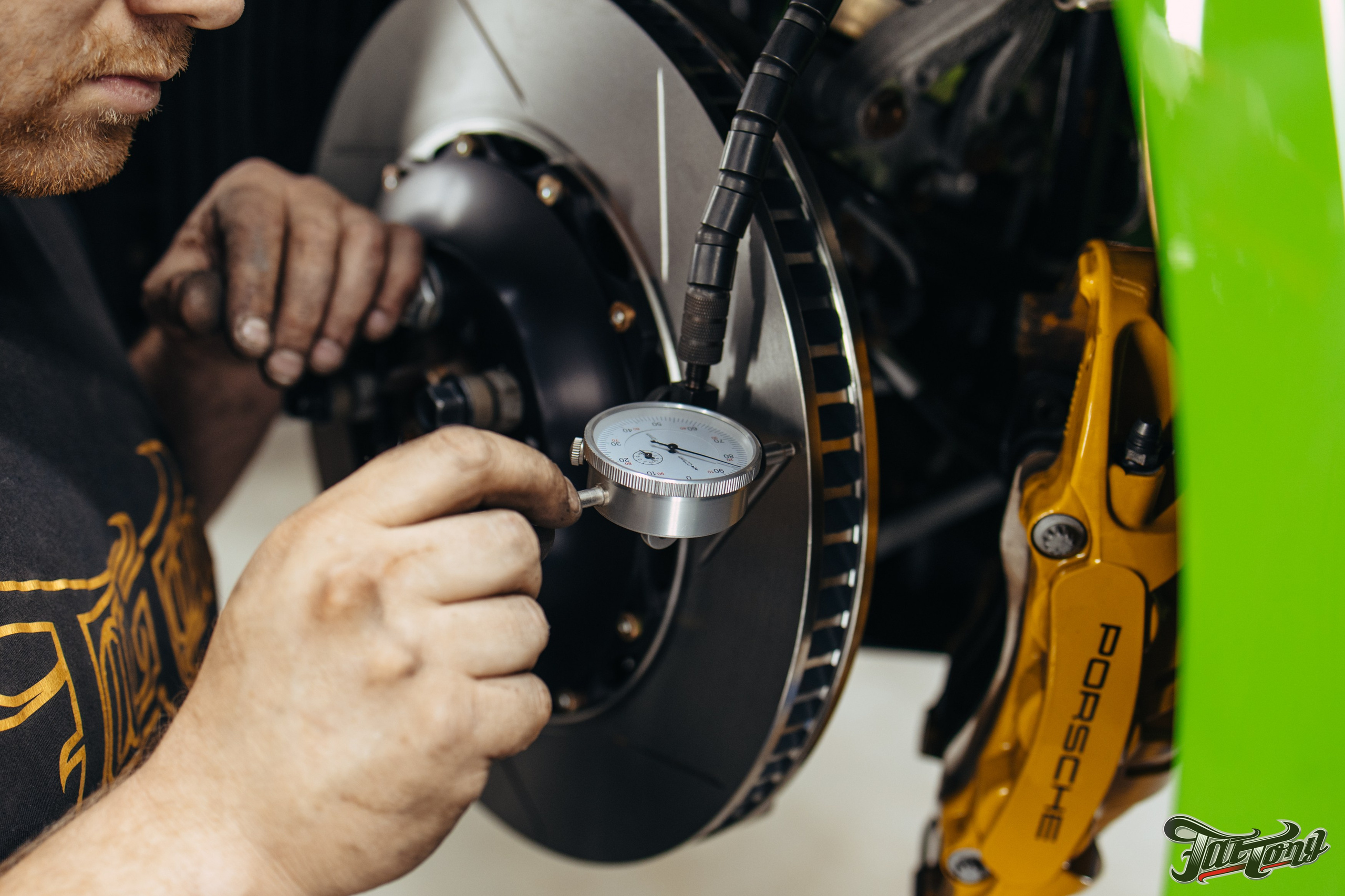 Porsche 911 замена дисков после перегрева и замена колодок. DeLorein