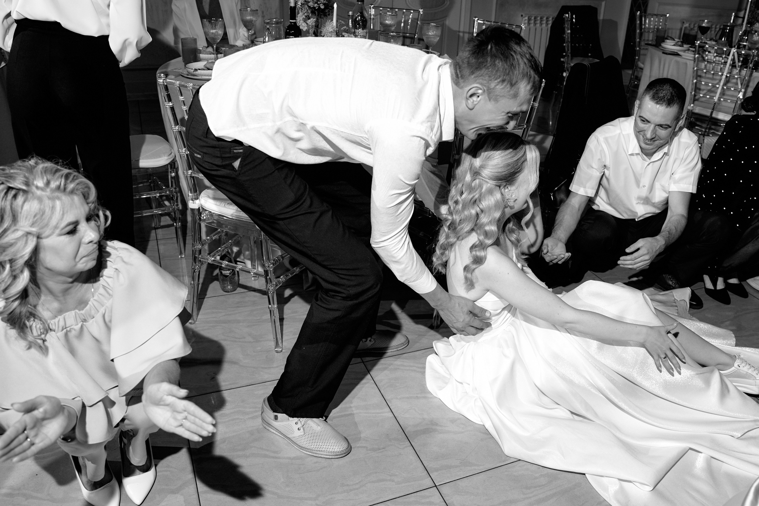 Веселые моменты на свадьбе в Ульяновске. Фотограф Орешина Елена