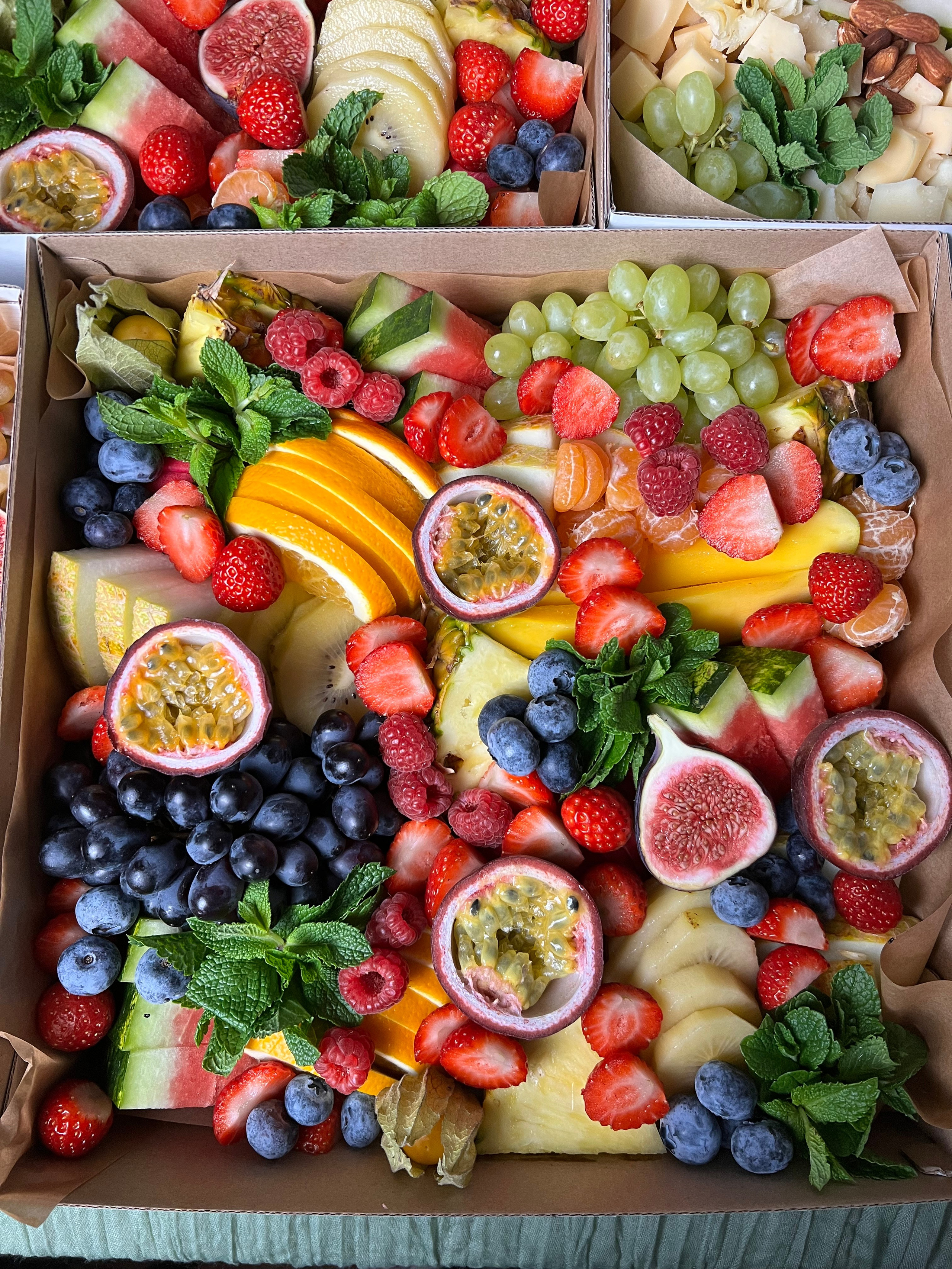 ГастроБоксы. Выездной кейтеринг, съедобные букеты, торты и сладости на заказ