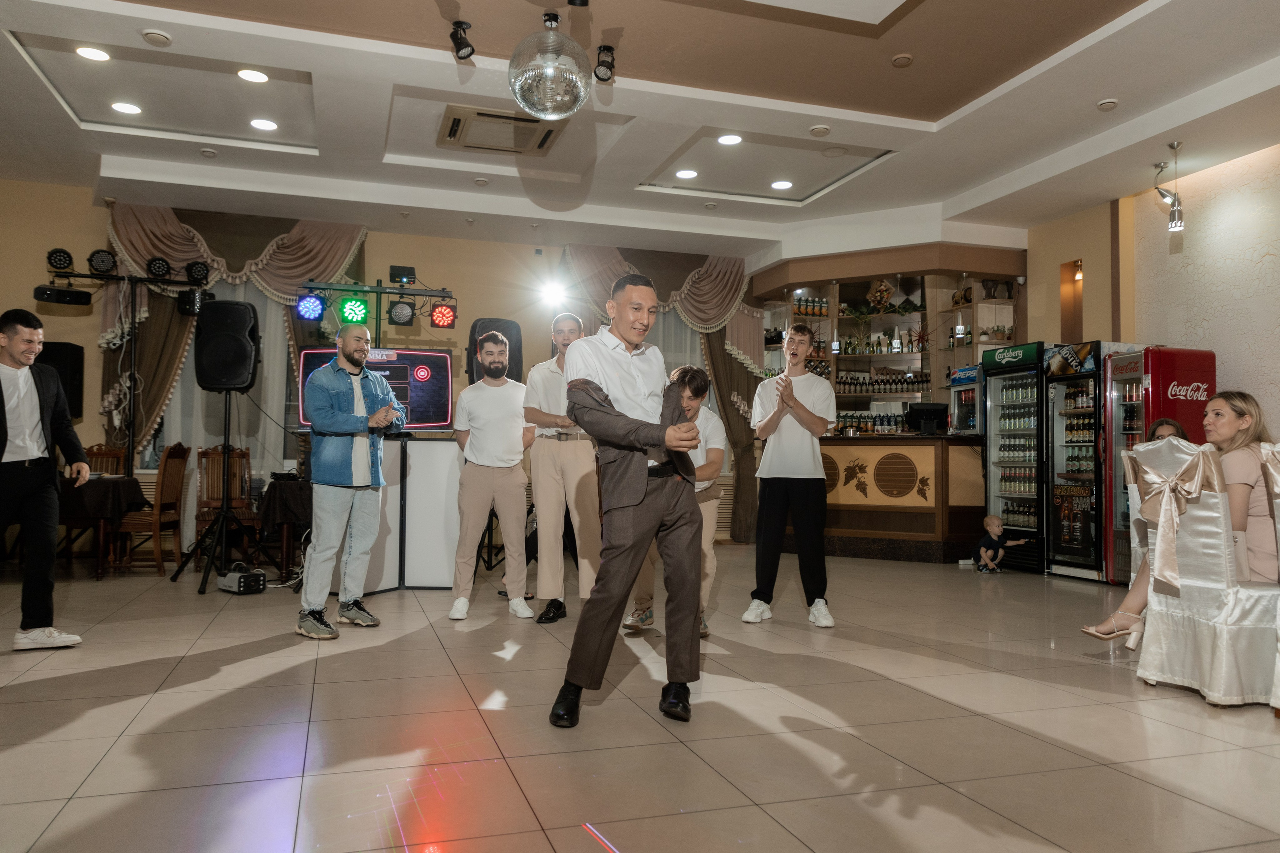 Роман и Александра (банкет). Свадебный фотограф Ангелина Сунгатулина | Саратов | Балаково | Вольск