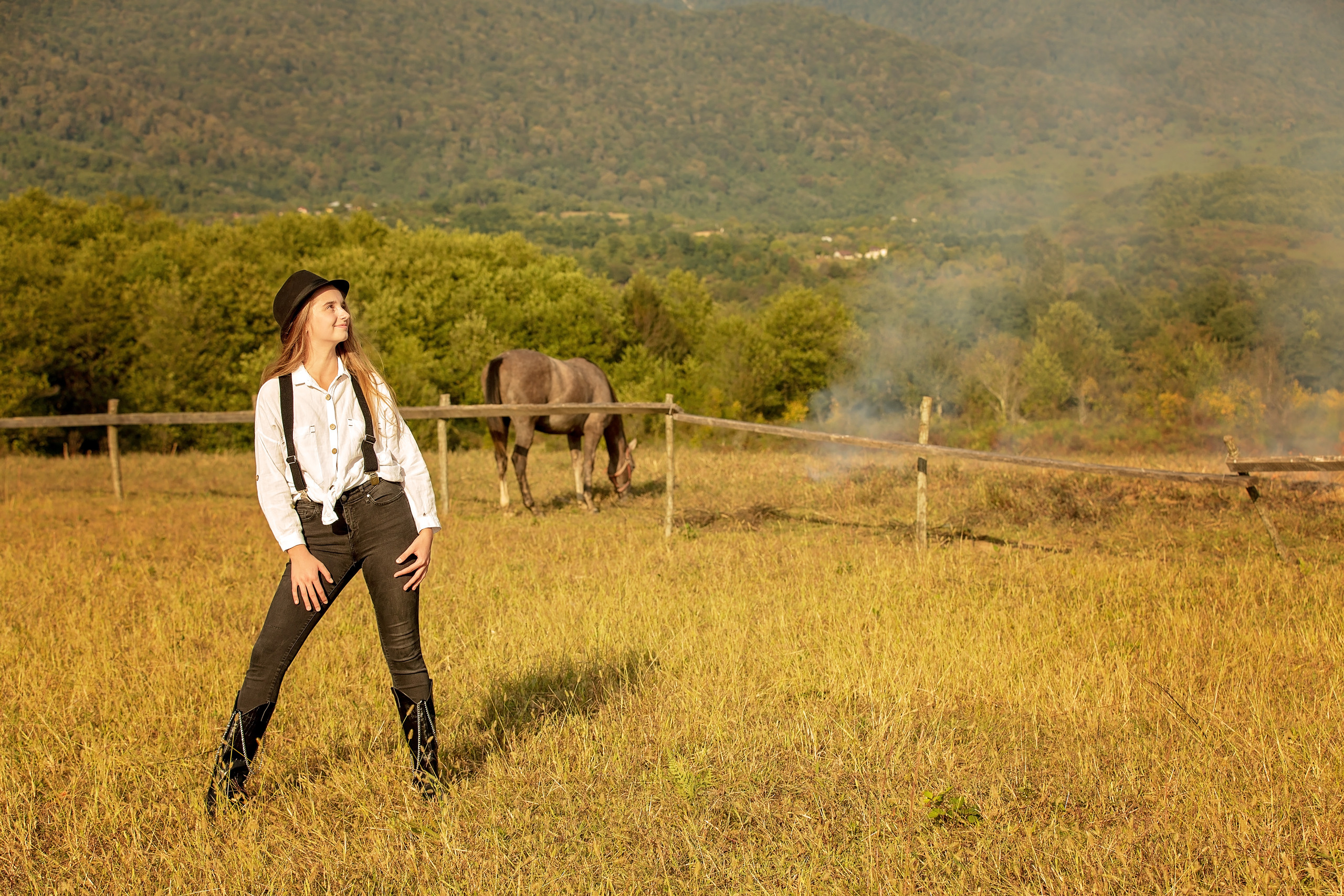 Виктория и скакун Лонг-Вау. Свадебный и семейный фотограф в Абхазии Эля Цишба