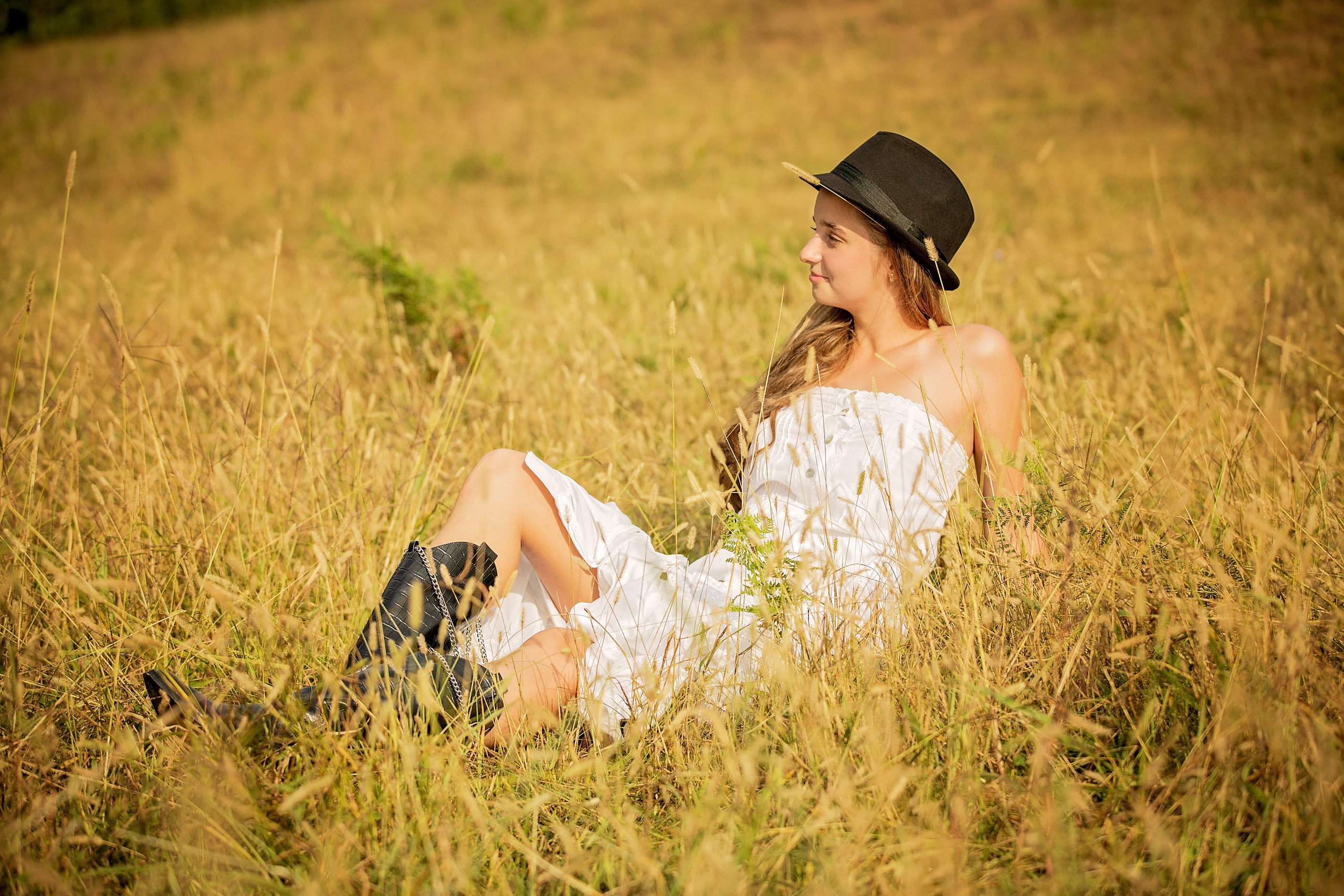 Виктория и скакун Лонг-Вау. Свадебный и семейный фотограф в Абхазии Эля Цишба