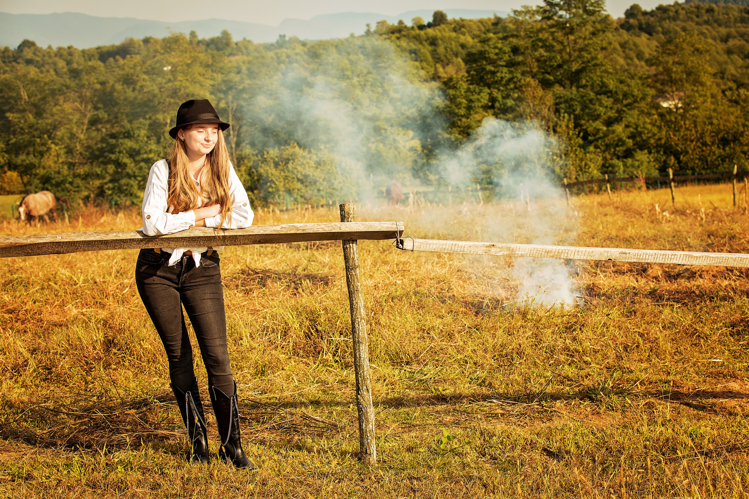 Виктория и скакун Лонг-Вау. Свадебный и семейный фотограф в Абхазии Эля Цишба