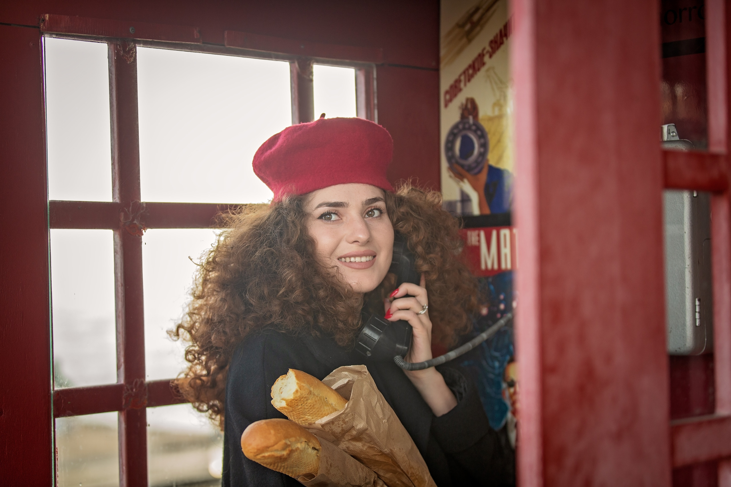 Девушка с французским багетом. Свадебный и семейный фотограф в Абхазии Эля Цишба