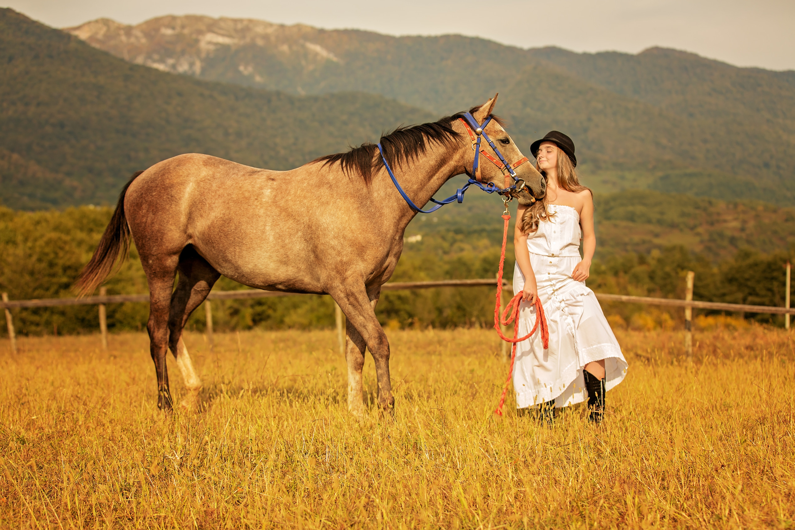 Виктория и скакун Лонг-Вау. Свадебный и семейный фотограф в Абхазии Эля Цишба