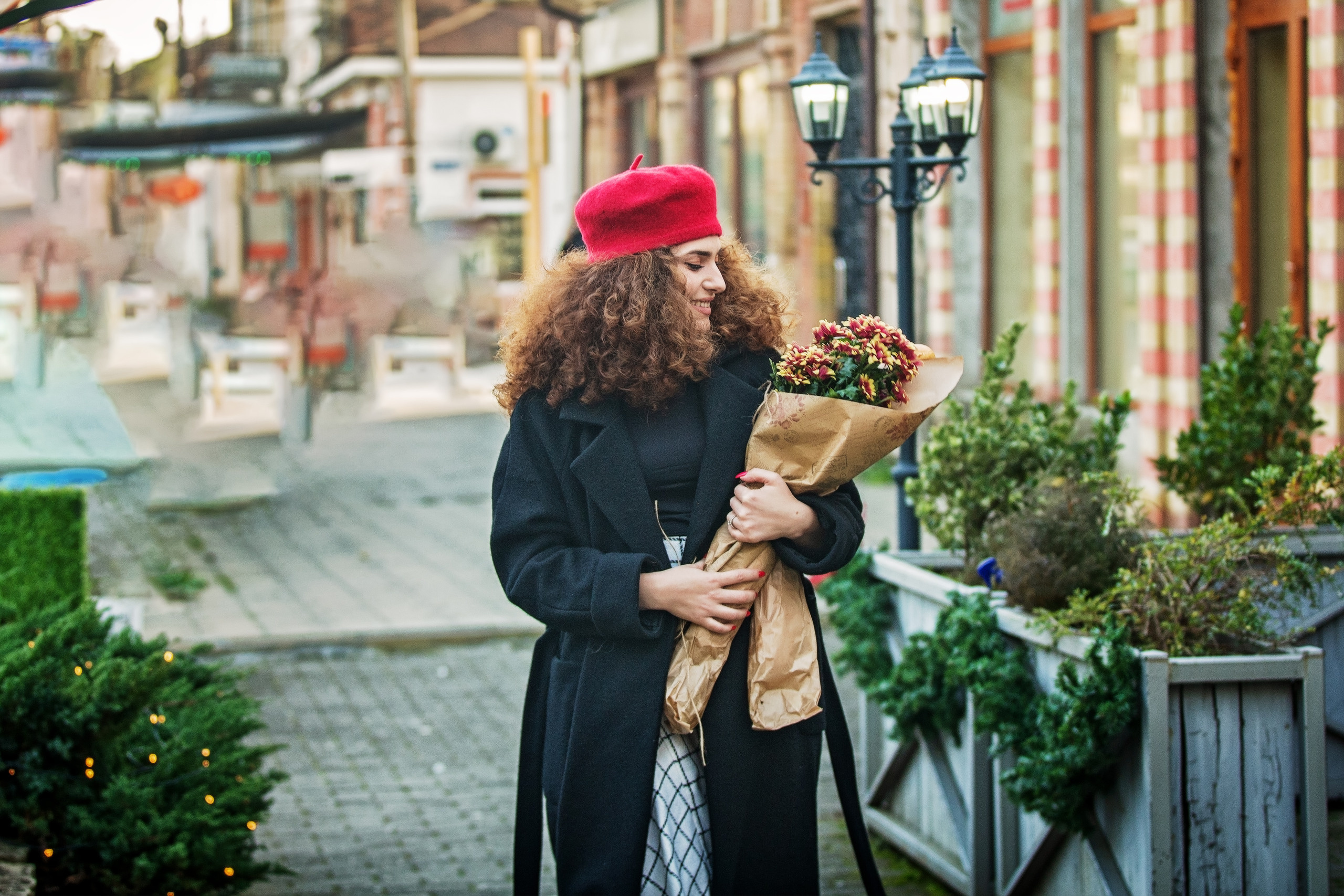 Девушка с французским багетом. Свадебный и семейный фотограф в Абхазии Эля Цишба