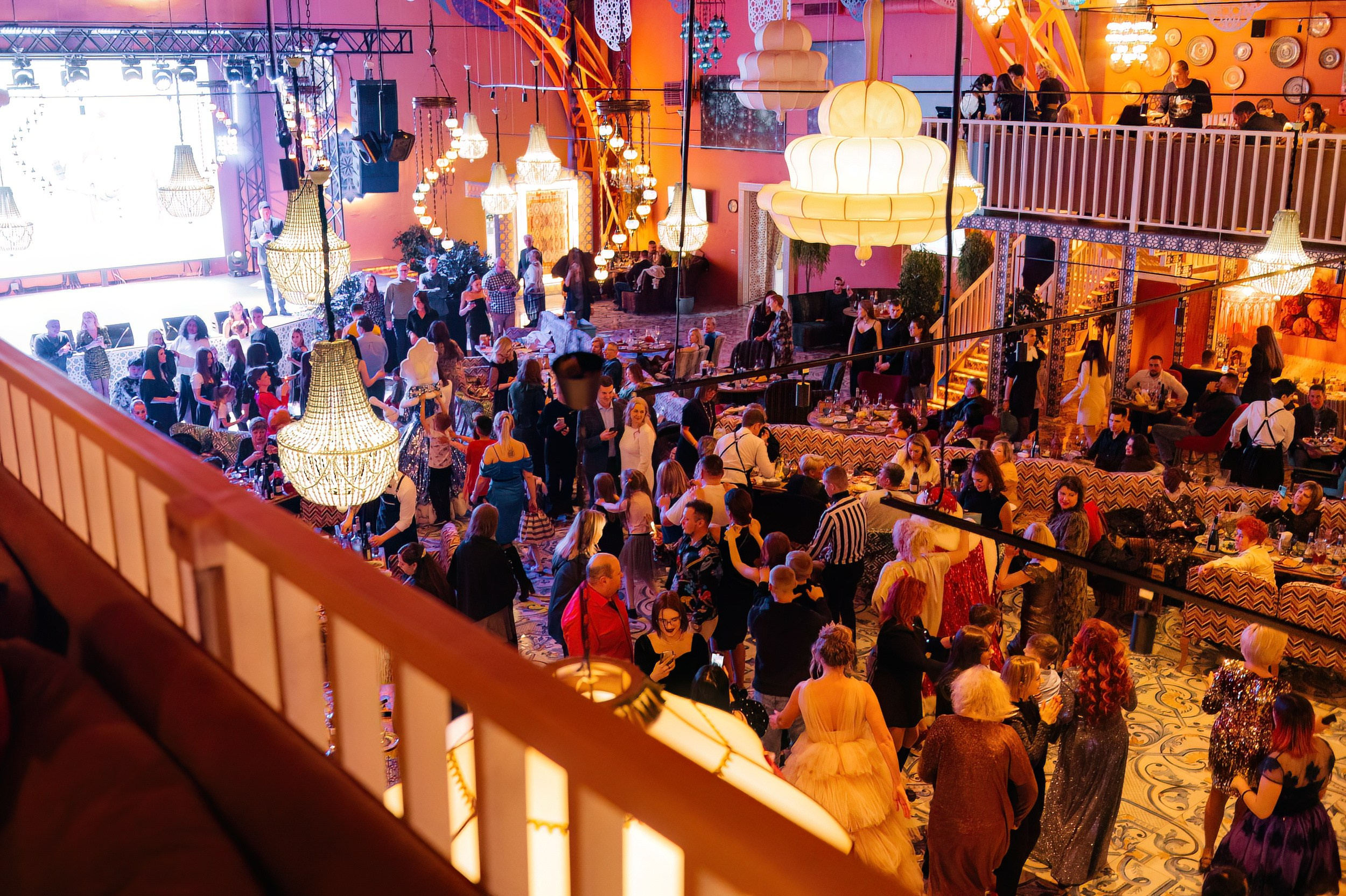 Новогодняя ночь 2024 в ресторане Чайхона ВО. Коммерческий фотограф в Санкт-Петербурге Анна Кобзарь