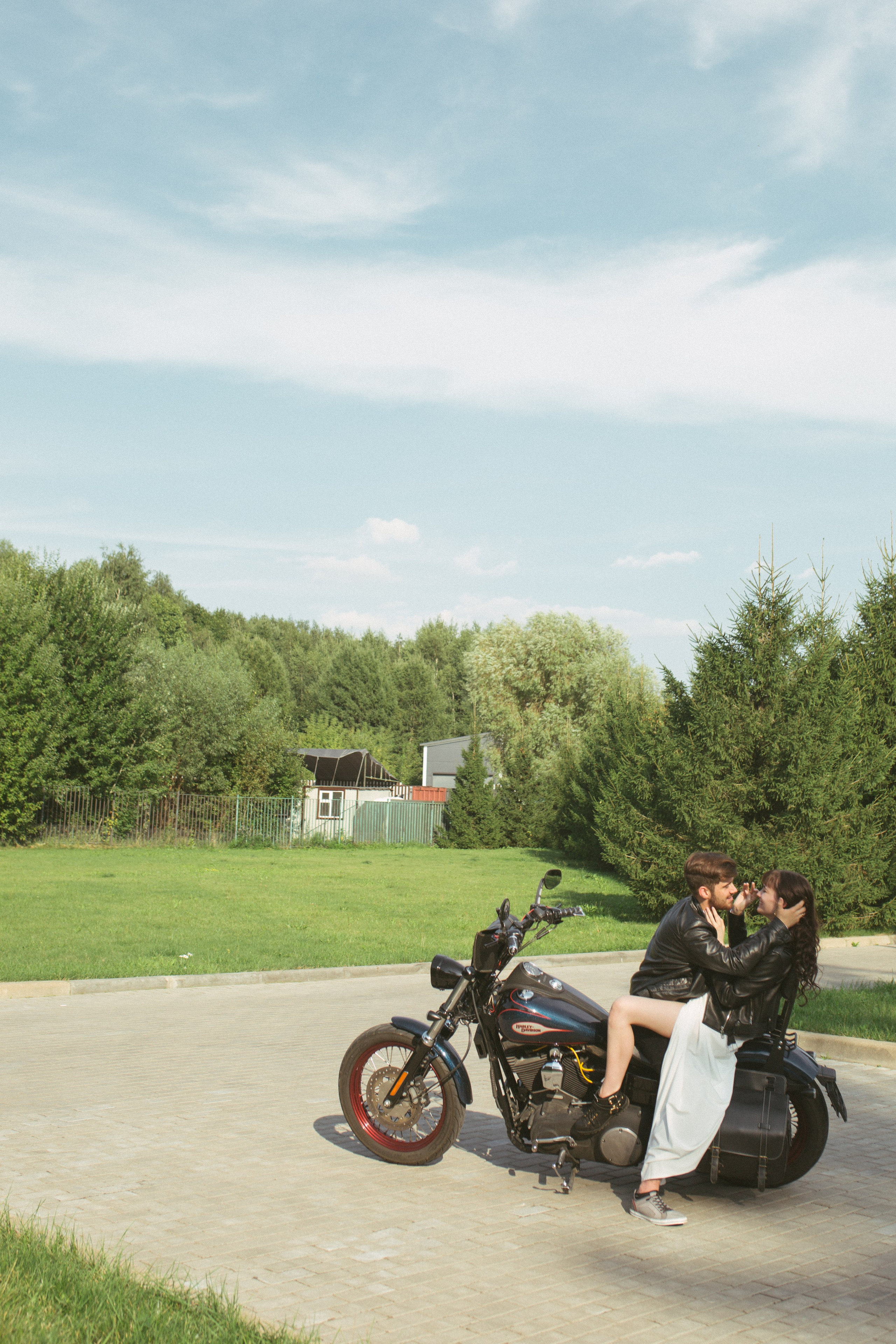 Love story с мотоциклом. Фото Радости. Свадебный и семейный фотограф в Москве Юлия Самойлова