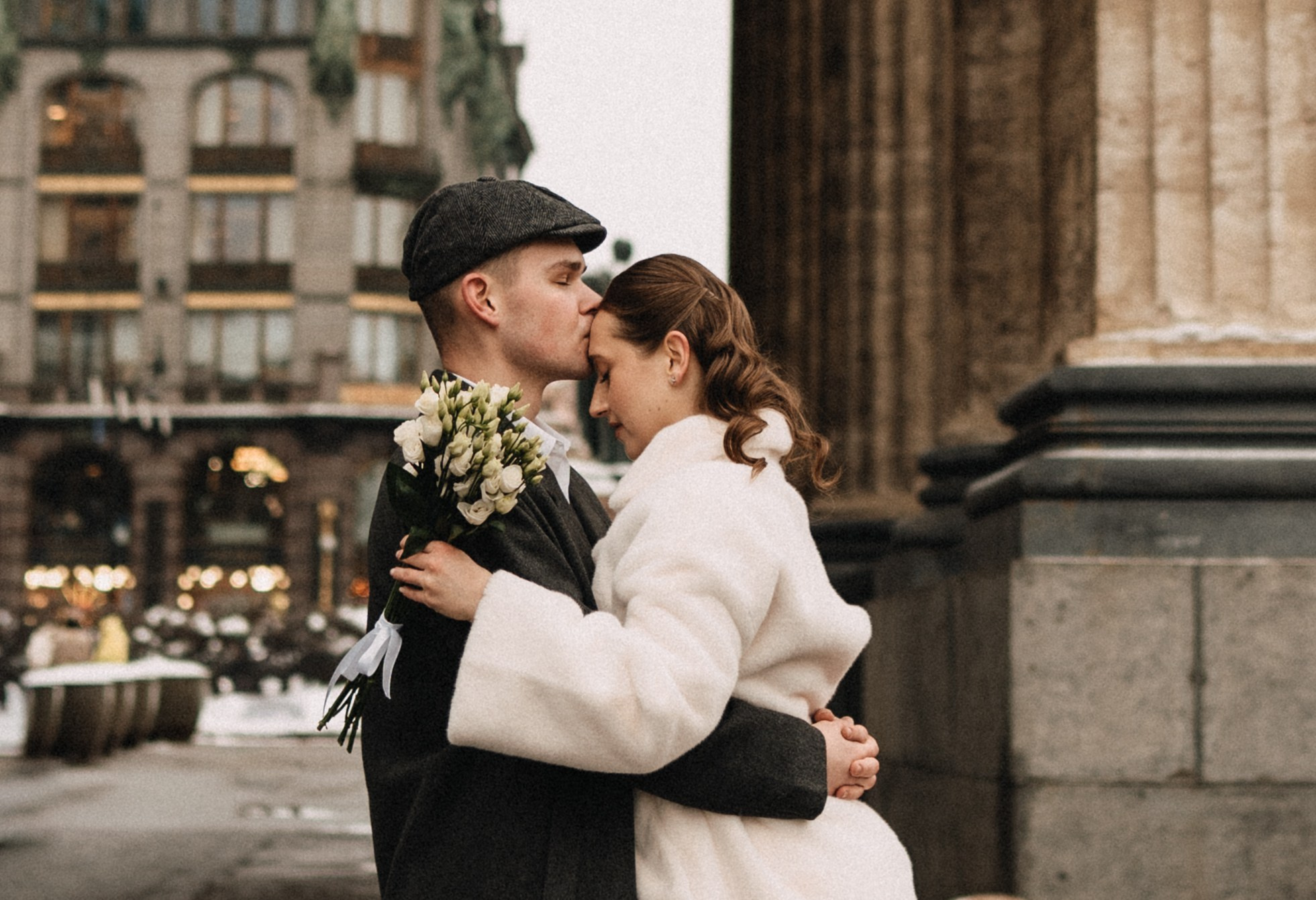 Свадебная фотосессия в Санкт-Петербурге. Федосова Елизавета - свадебный фотограф СПб. Фотосессия Казанский собор.