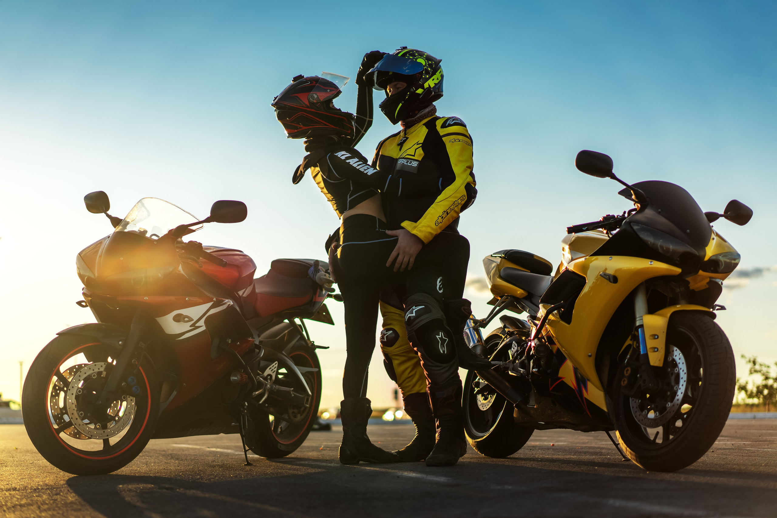 Фотосессия влюбленные на мотоцикле. Фотограф Екатеринбург Кокшарова Александра