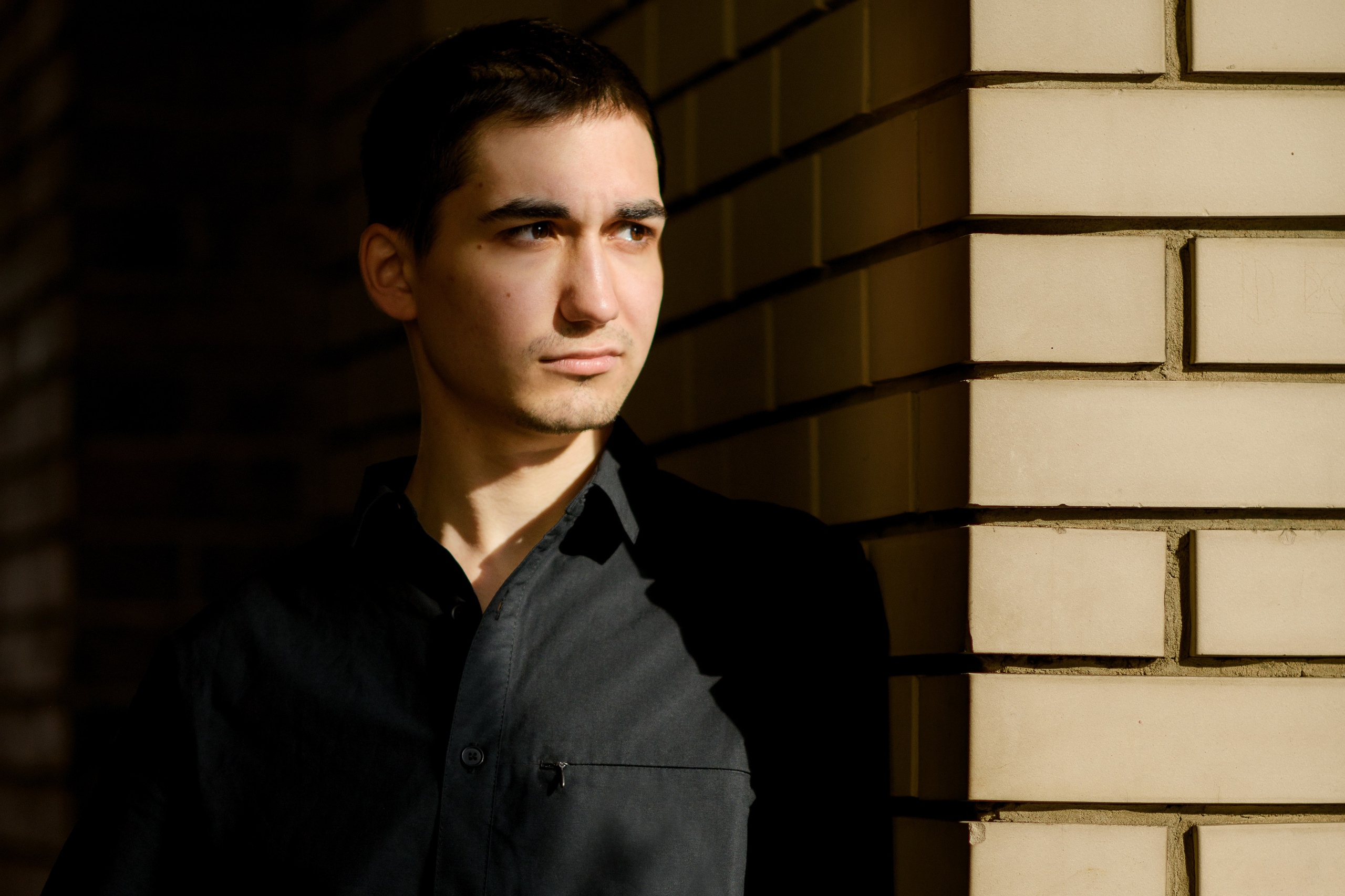 Фотосессия мальчика-подростка в городе. Главная