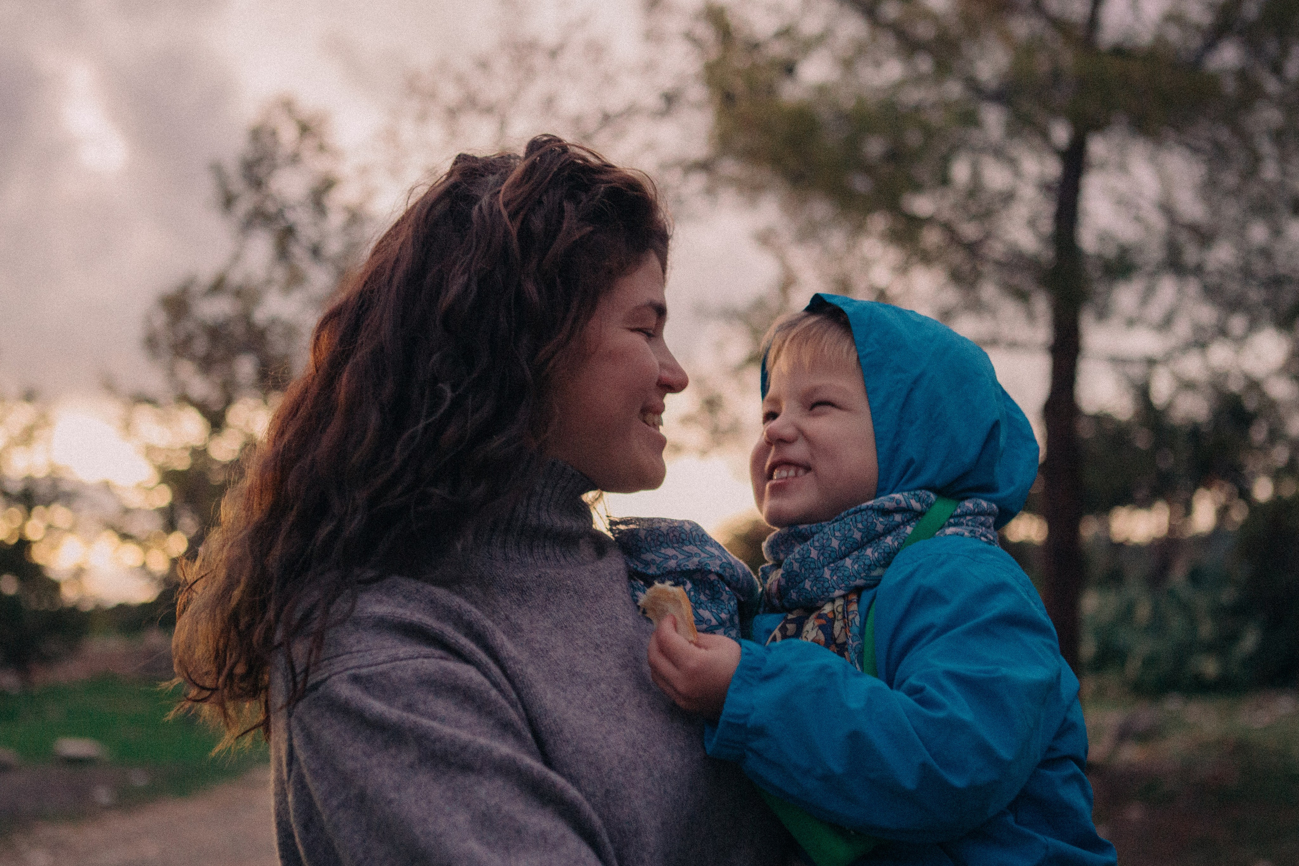 Nastya & Mr. Racoon. Portrait, family and pet photographer in Cyprus, Ksenia Bourdelle