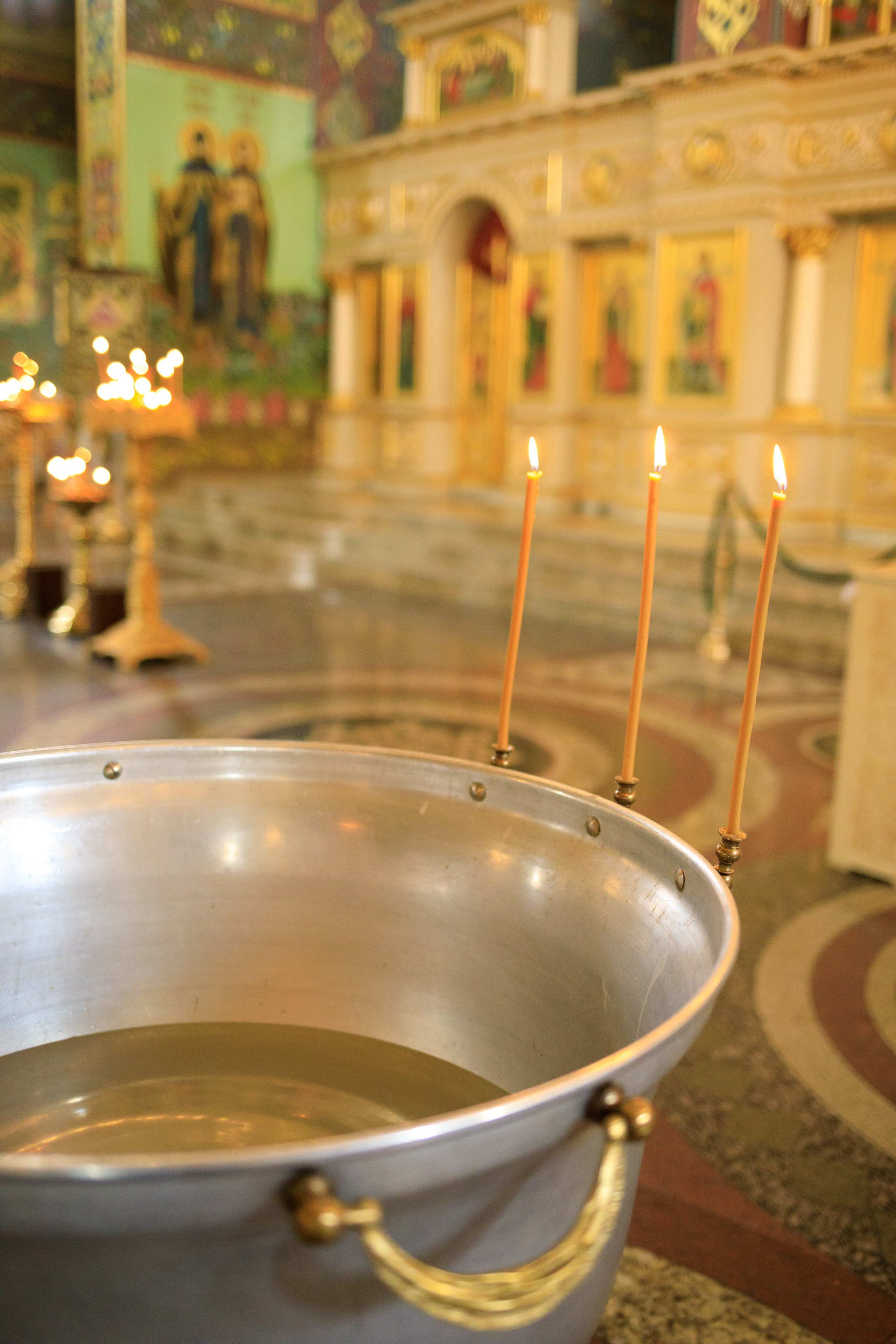 Фотосъёмка таинства крещения и крестин в городах Я фотограф снимающий венчания в городах Минеральные Воды, Пятигорск, Кисловодск, Ессентуки,. Репортажный и свадебный фотограф Пятигорск и КМВ