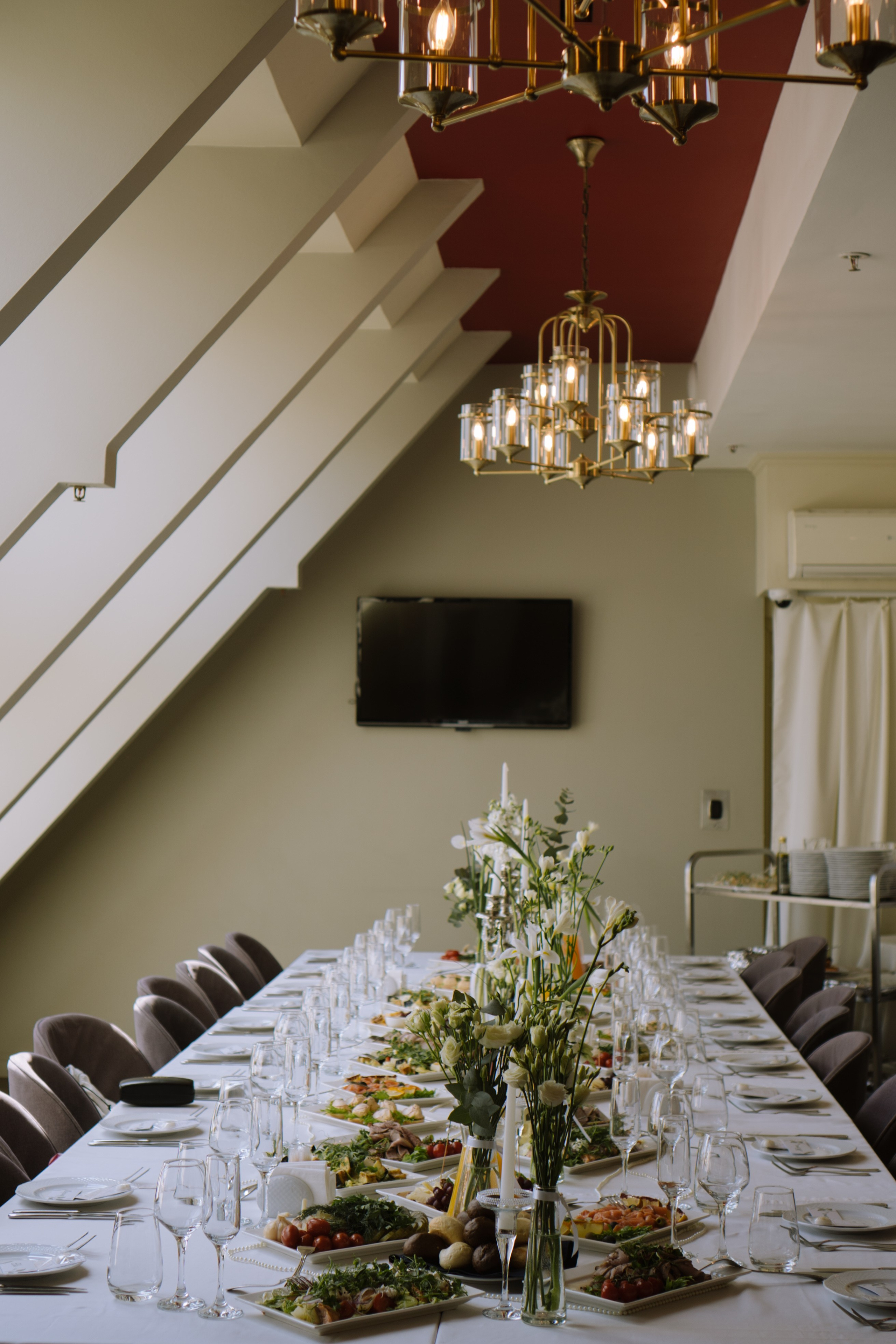 СВАДЕБНЫЙ БАНКЕТ НА ВЛАДИМИРСКОЙ В САНКТ-ПЕТЕРБУРГЕ (КАМЕРНАЯ СВАДЬБА). Профессиональный фотограф, Санкт-Петербург — Виктория Богомолова