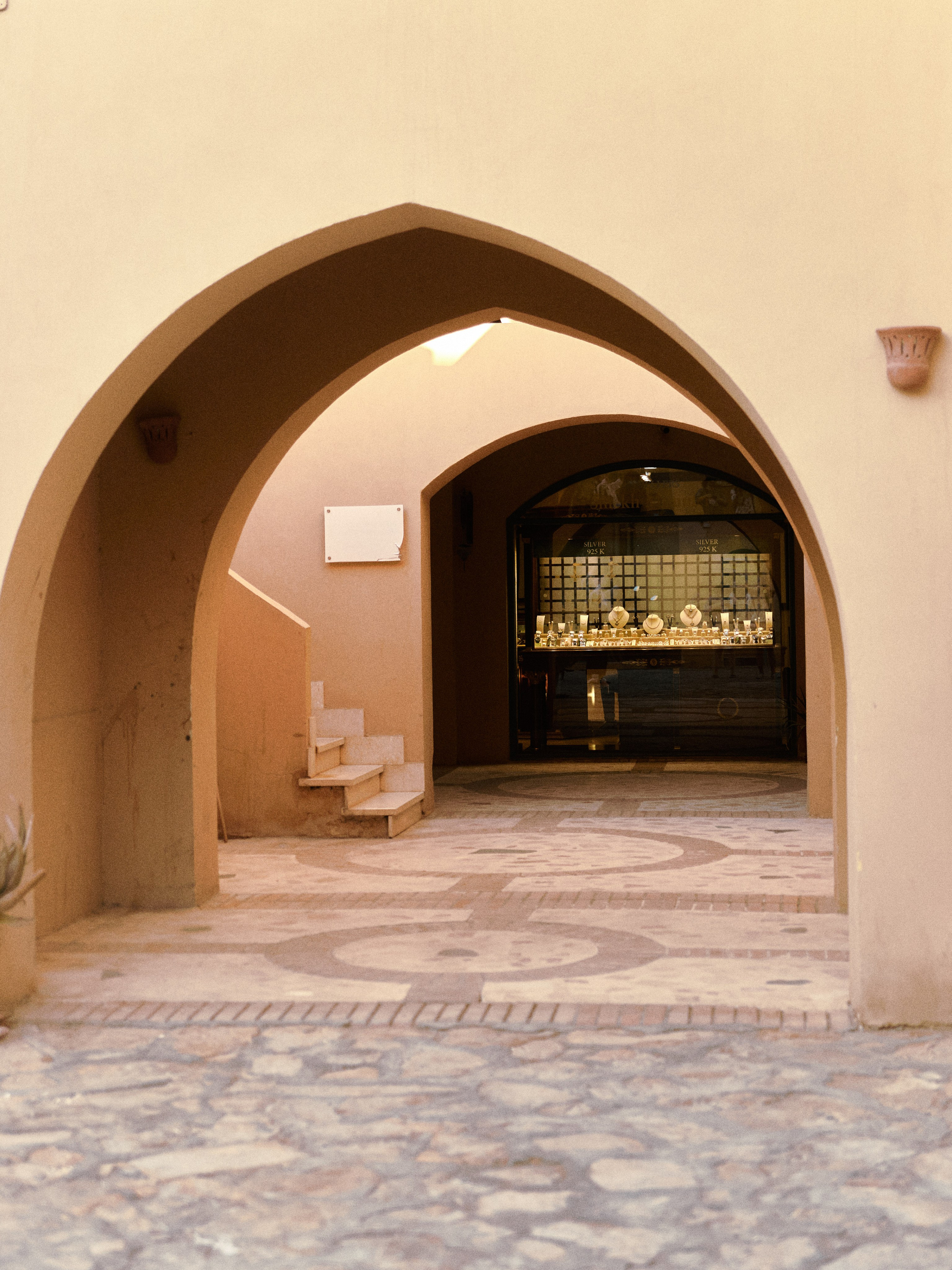 Под крышей. Jorgis — фотограф в Хургаде / обучение фотографии