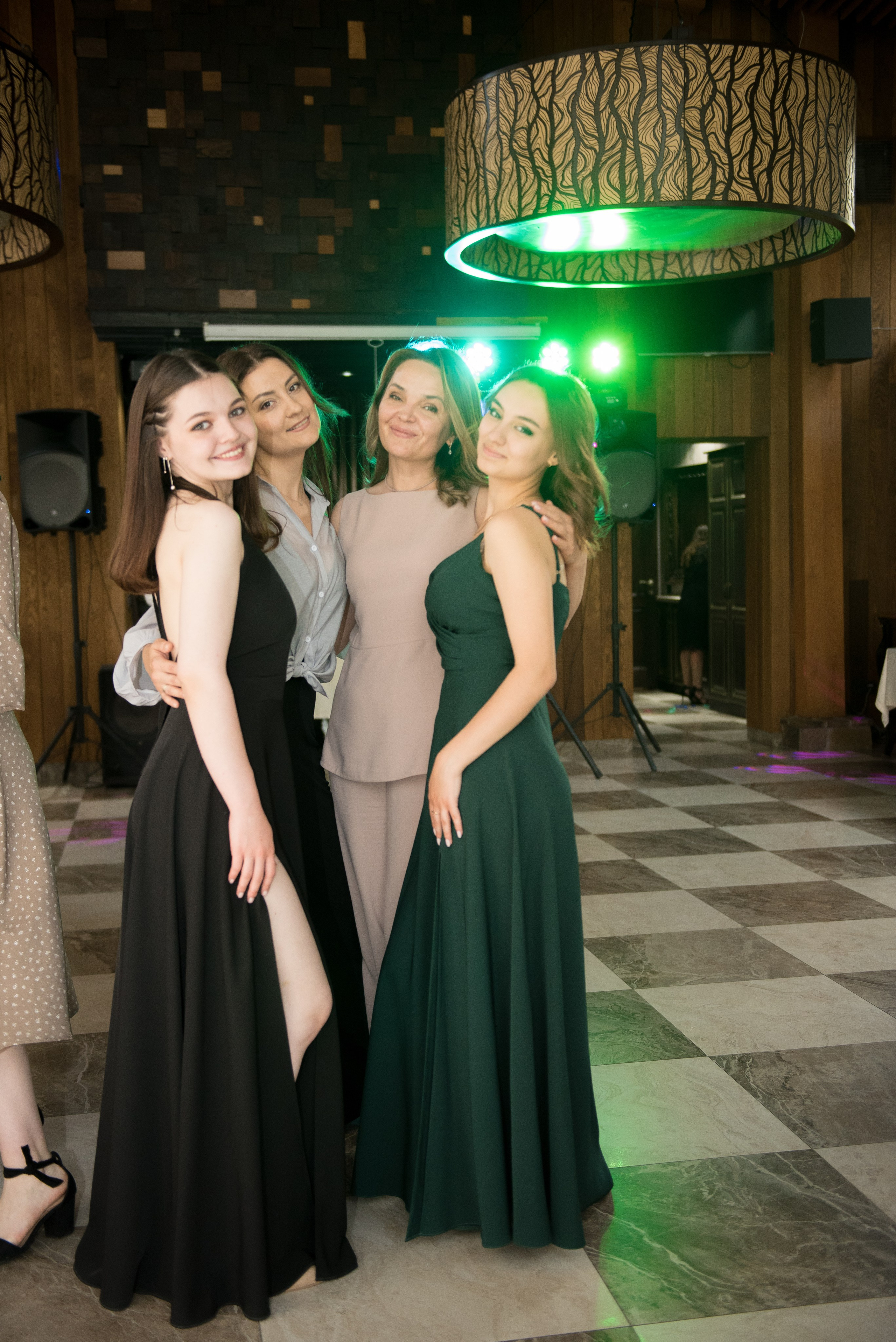 Выпускной — 11 класс. Фотограф Семён Пишта