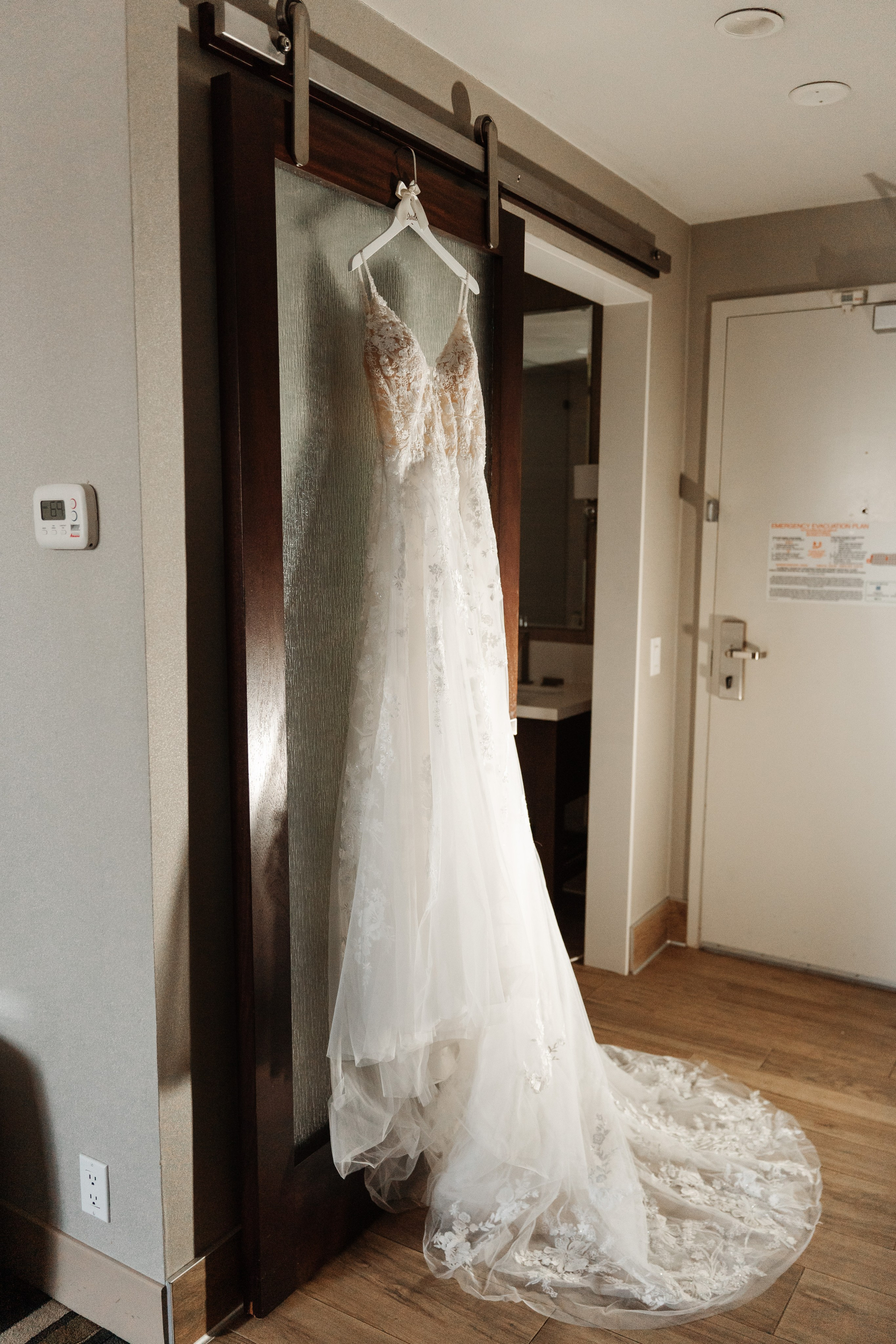 2025-08-16_AndreaChristopher. Ретушер Зенькевич Света