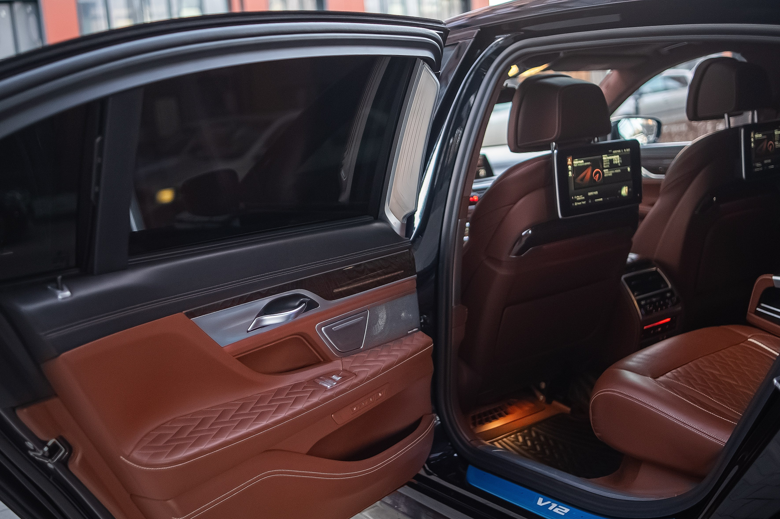 BMW 760Li. Фотограф в Новосибирске Владислав Унтерберг