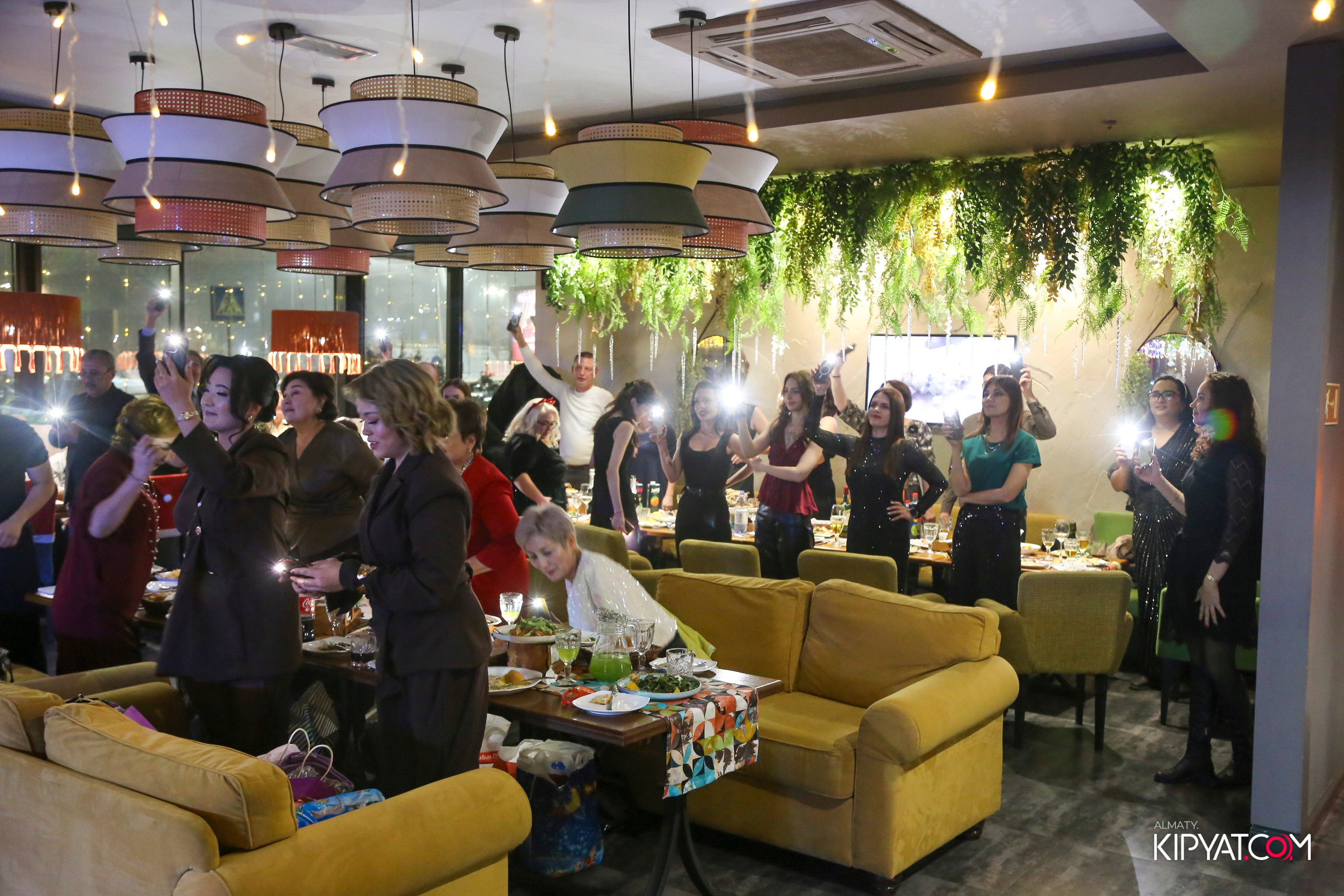 LIFE GRILL CAFE. КИПЯТКОМ АЛМАТЫ! Фотосъемка мероприятий в Алматы