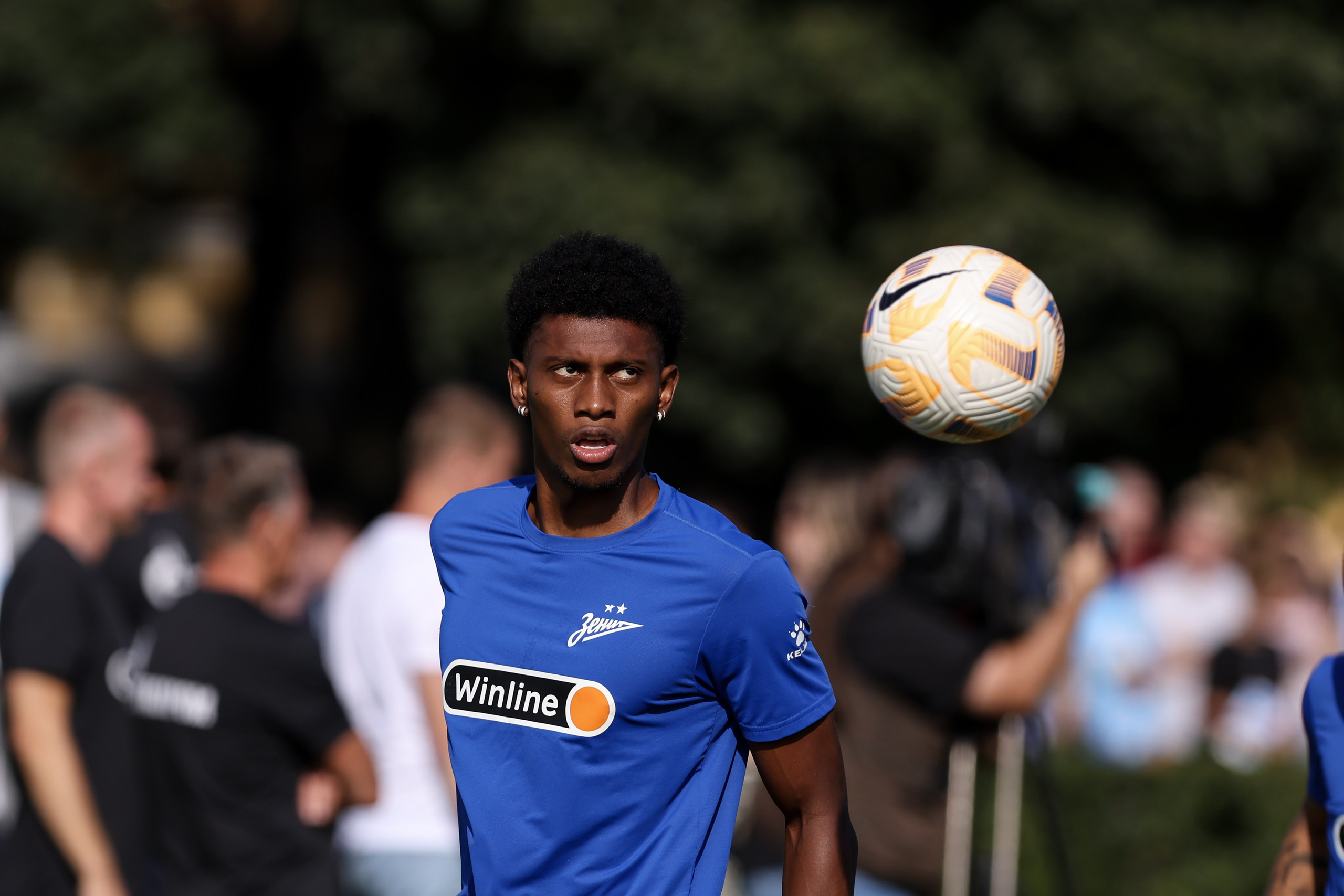 Открытая тренировка ФК «Зенит» Санкт-Петербург. Спортивный и репортажный фотограф Антон Тереханов