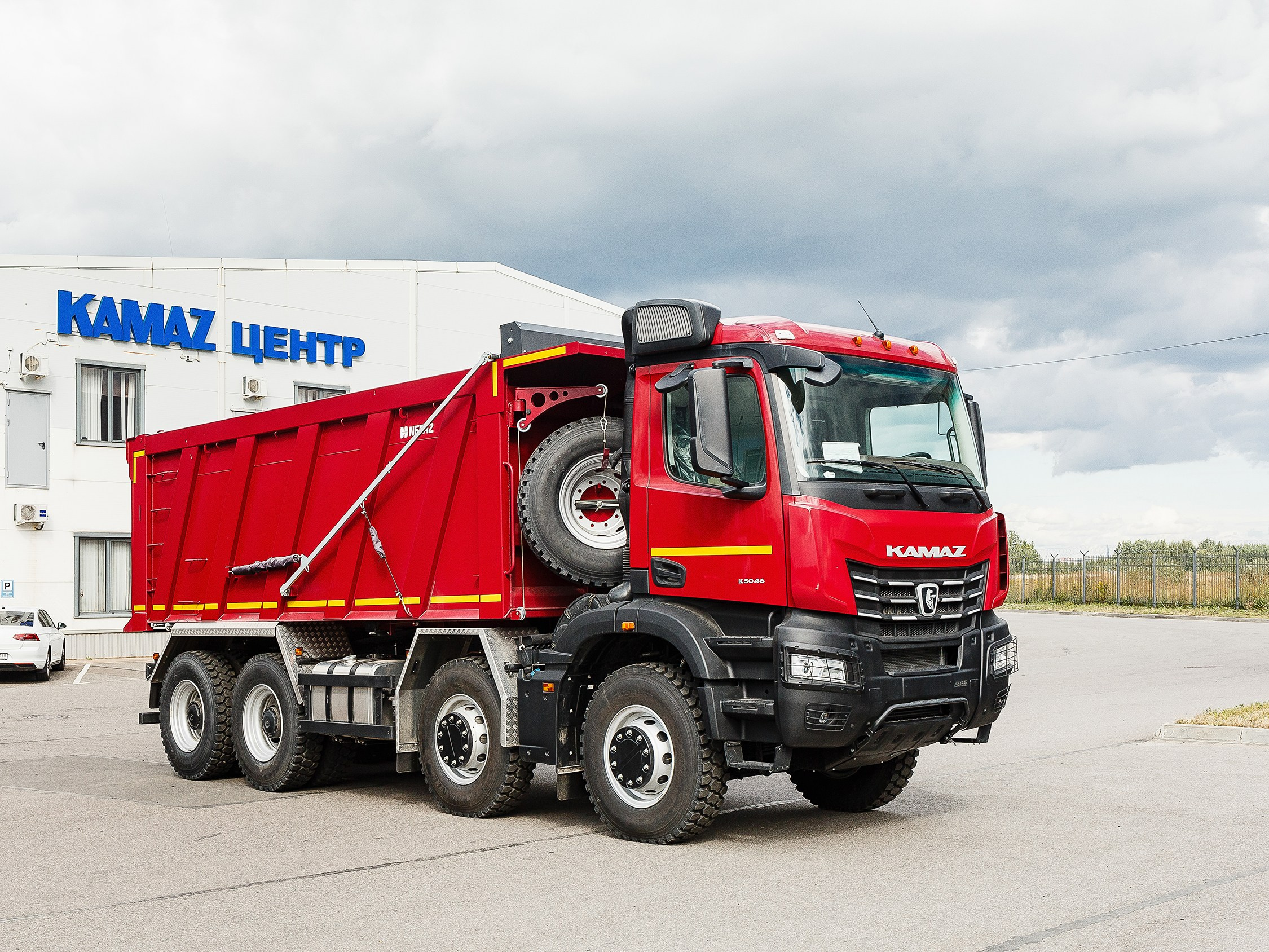 Автомобильный фотограф в СПб. Репортажная фотосъёмка в Санкт-Петербурге. Фотограф на мероприятие: выставки, презентации, автогонки. Фото для сайта, отчётов и публикации в сми. Профессиональный фотограф Сергей Пушкин. Промышленная фотосъёмка. Автопром. Фотосъёмка авто и спецтехники. Профессиональные фото большегрузов.