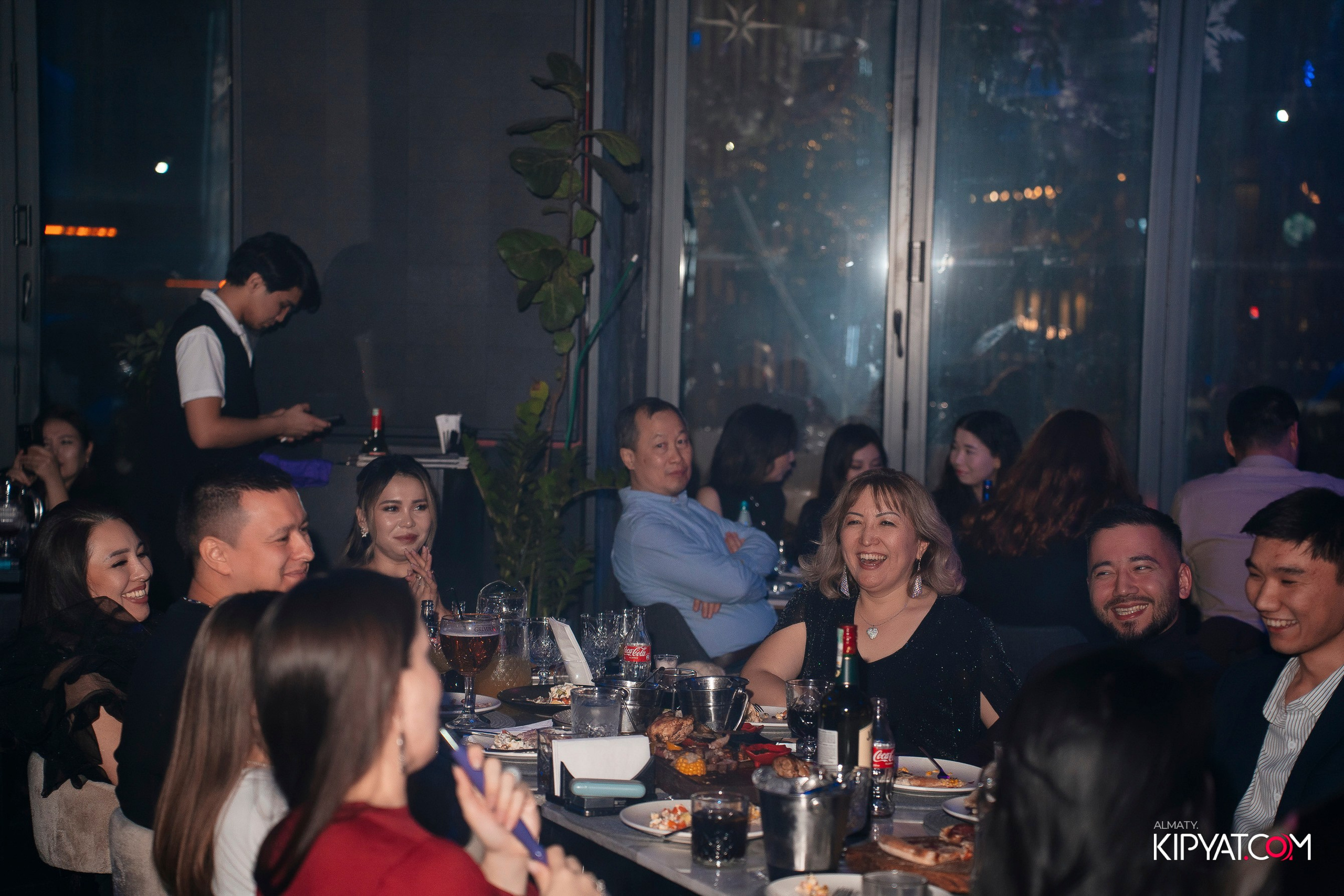 FRIENDS BAR & TERRACE. КИПЯТКОМ АЛМАТЫ! Фотосъемка мероприятий в Алматы