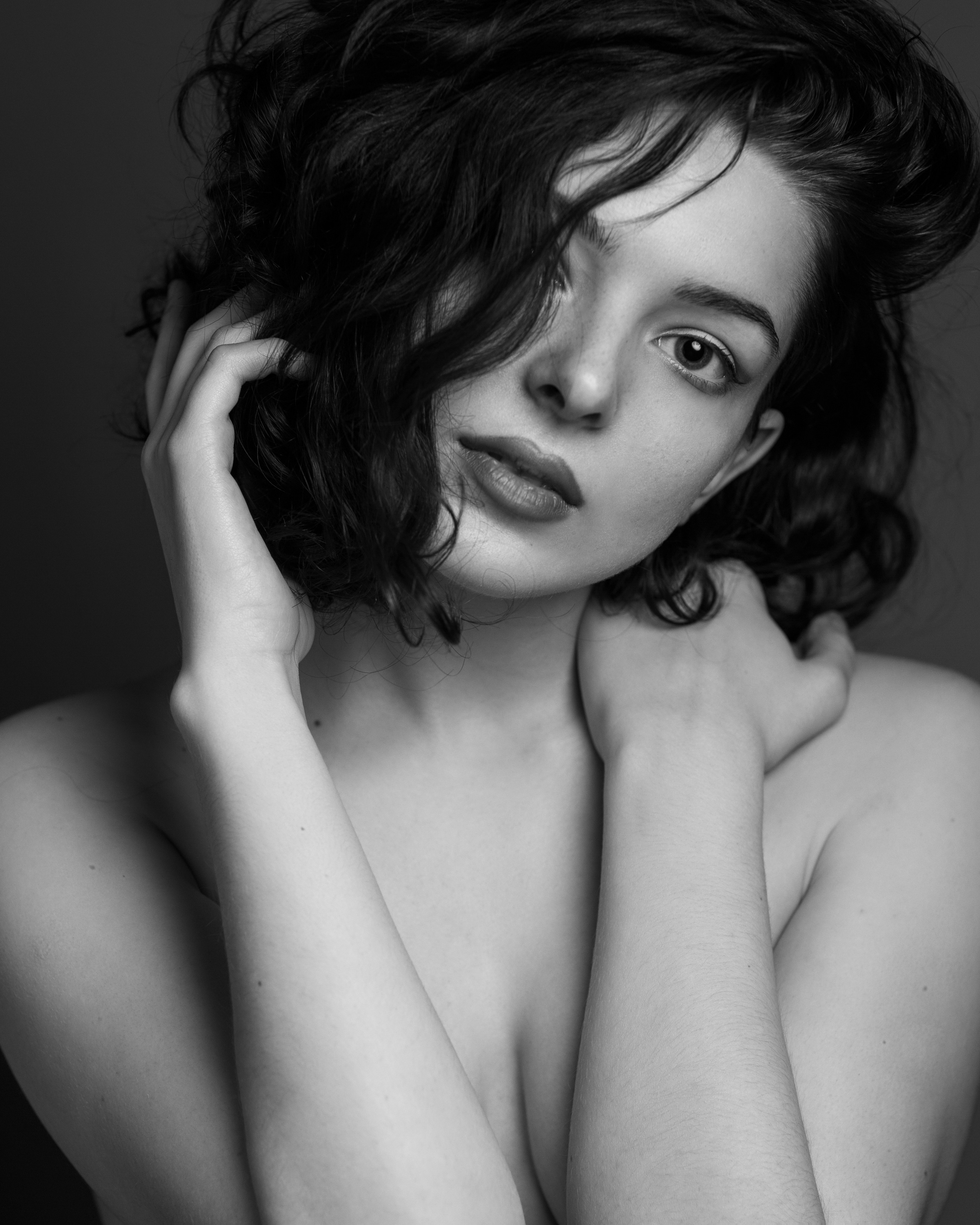 Портретная женская фотосессия в студии Саратов. Фотограф Сергей Сорокин — классический портрет и НЮ в Саратове