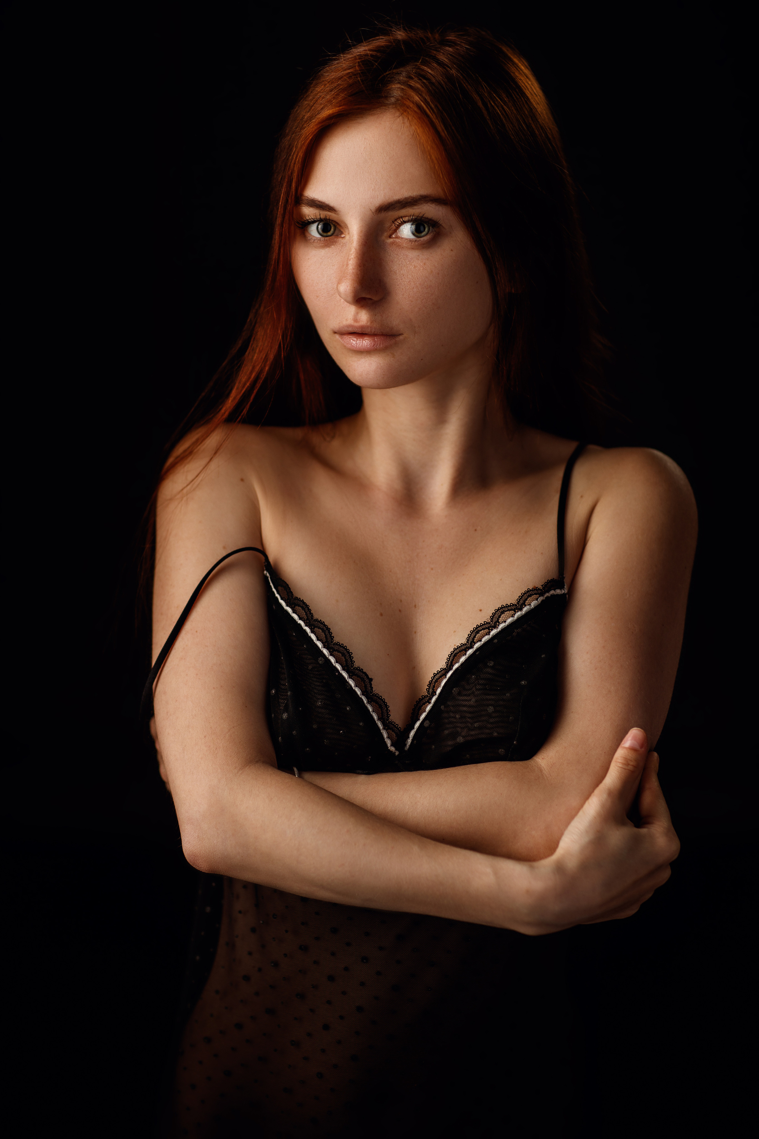 Портретная женская фотосессия в студии Саратов. Фотограф Сергей Сорокин — классический портрет и НЮ в Саратове