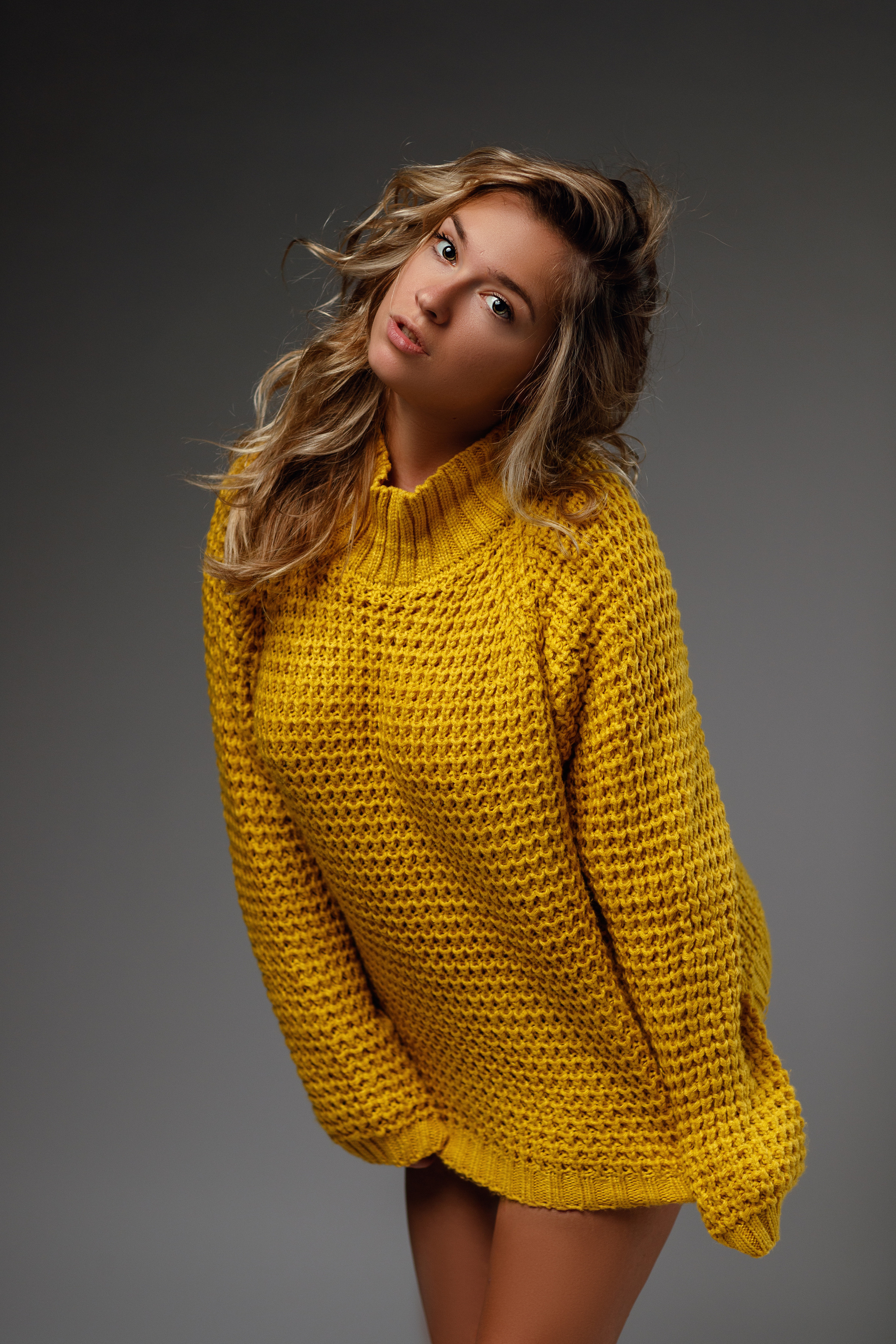 Портретная женская фотосессия в студии Саратов. Фотограф Сергей Сорокин — классический портрет и НЮ в Саратове