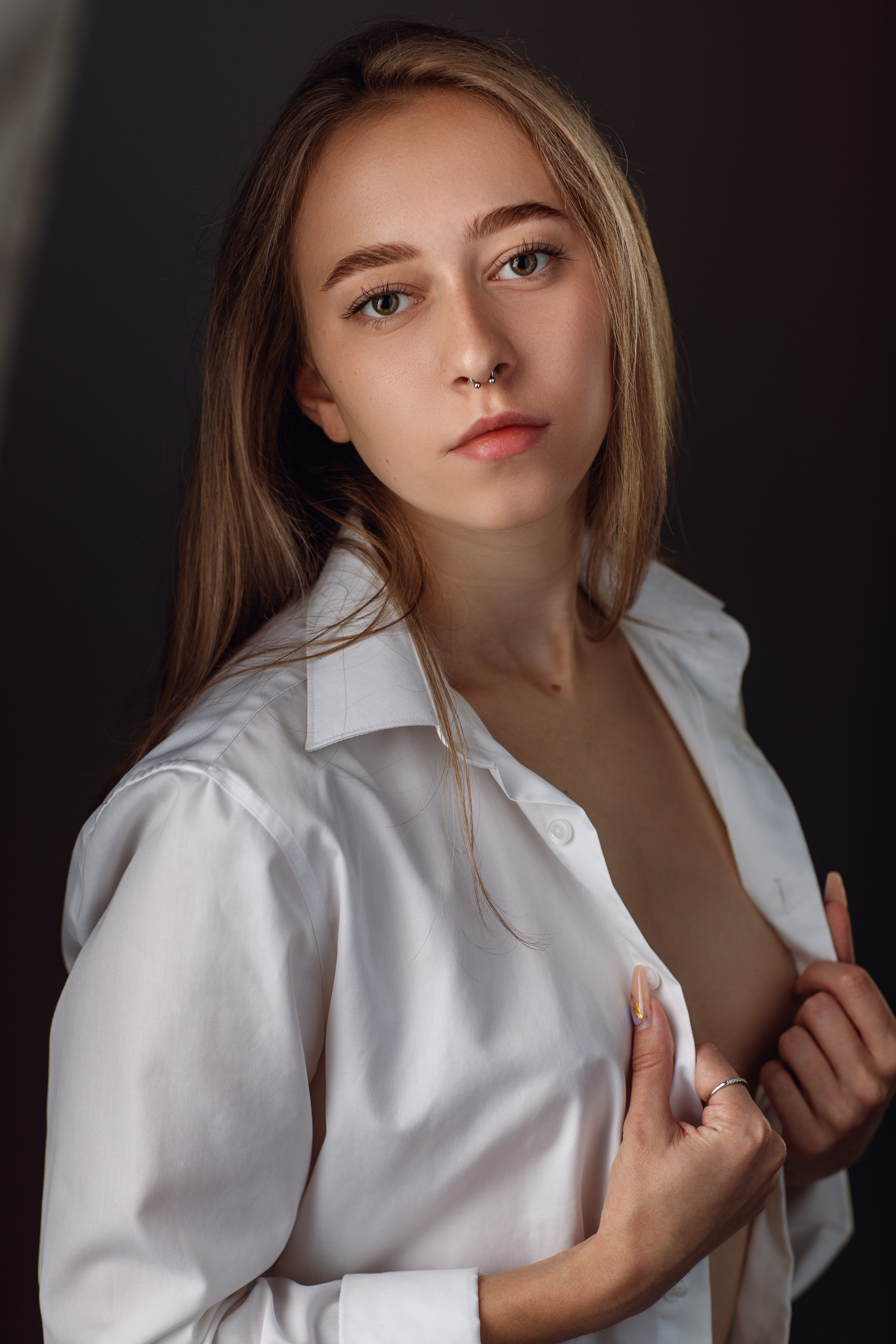 Портретная женская фотосессия в студии Саратов. Фотограф Сергей Сорокин — классический портрет и НЮ в Саратове