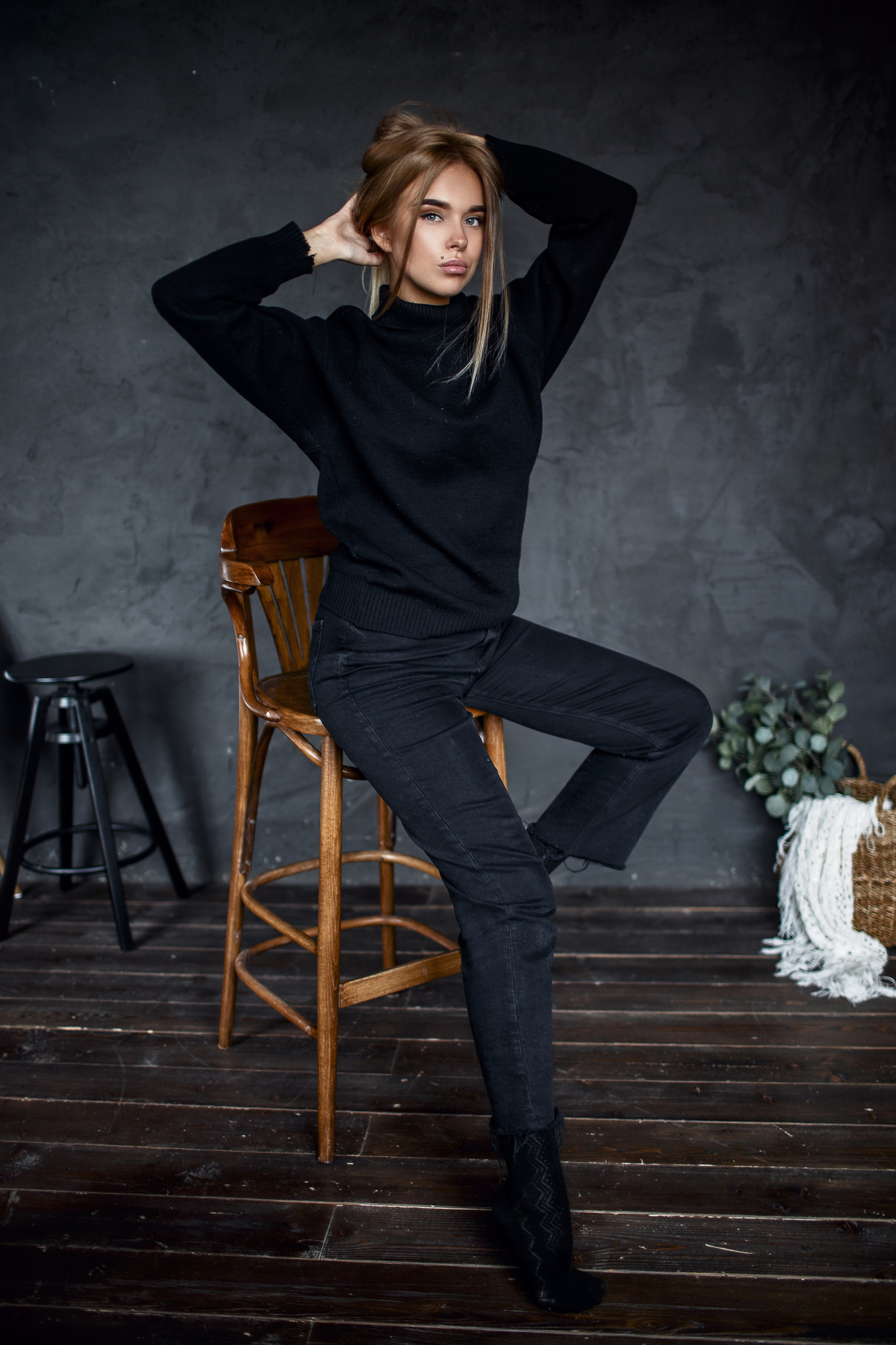 Портретная женская фотосессия в студии Саратов. Фотограф Сергей Сорокин — классический портрет и НЮ в Саратове