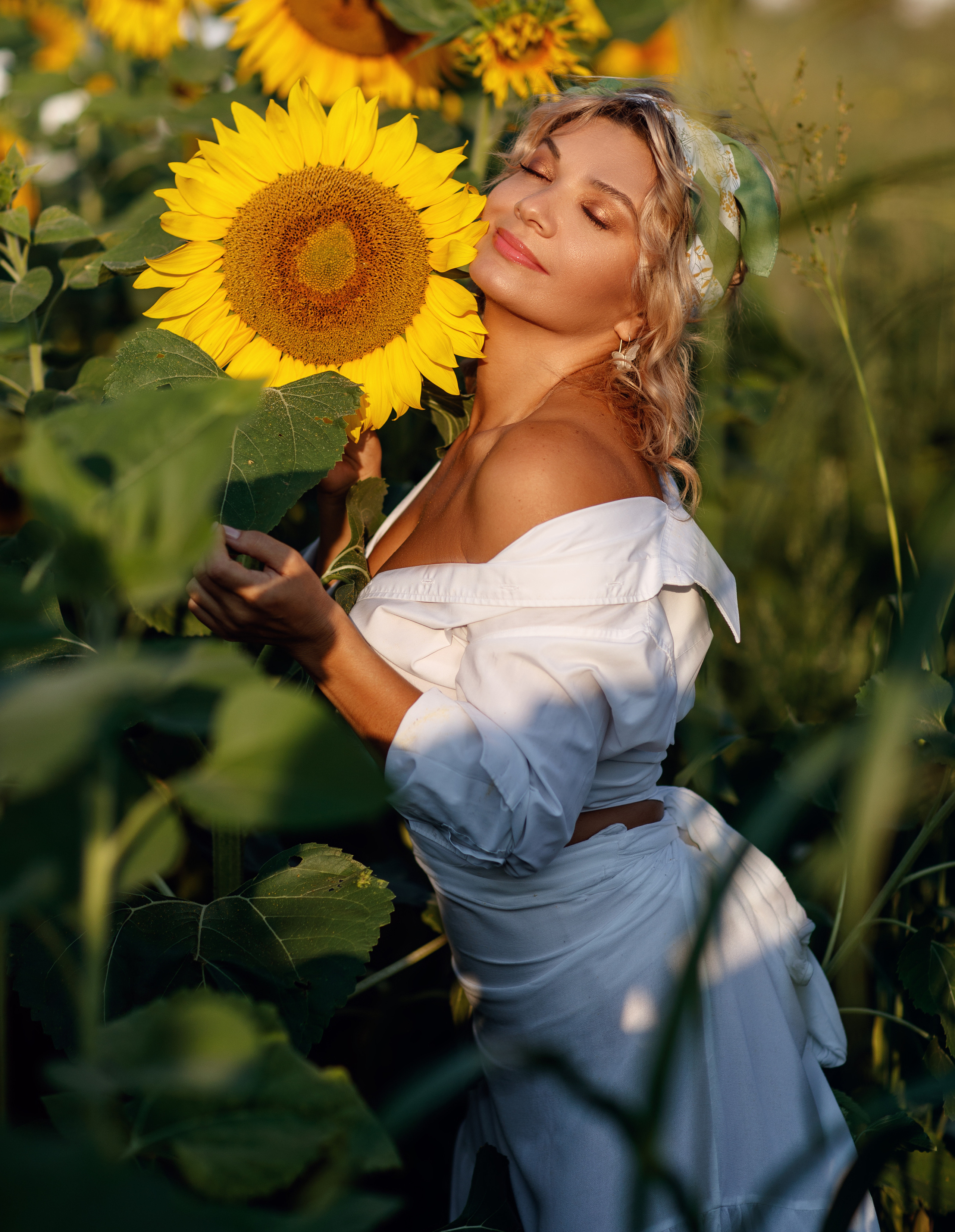 Портретная женская фотосессия в студии Саратов. Фотограф Сергей Сорокин — классический портрет и НЮ в Саратове