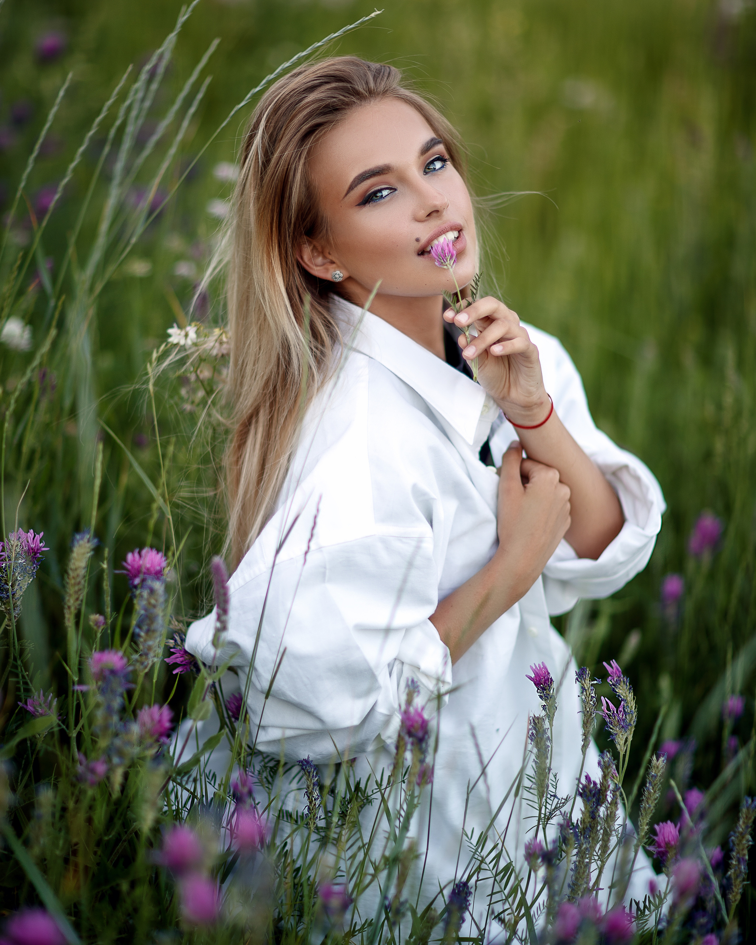 Портретная женская фотосессия в студии Саратов. Фотограф Сергей Сорокин — классический портрет и НЮ в Саратове