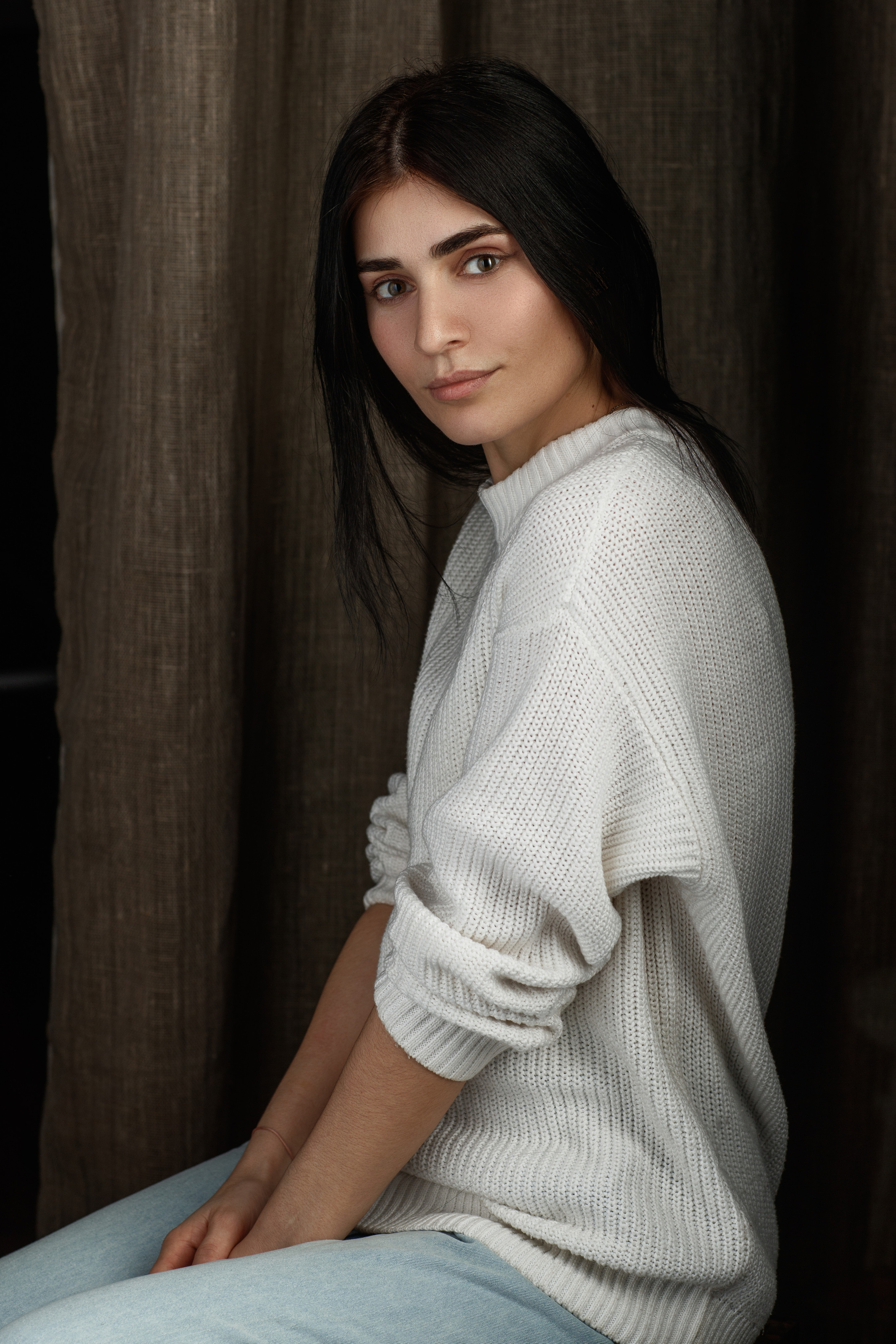 Портретная женская фотосессия в студии Саратов. Фотограф Сергей Сорокин — классический портрет и НЮ в Саратове